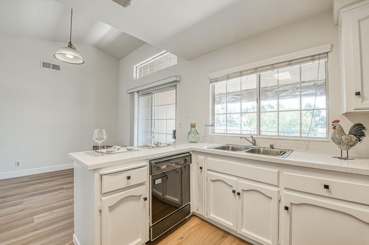 8147 N Cedar Ave #210, Fresno, CA 93720