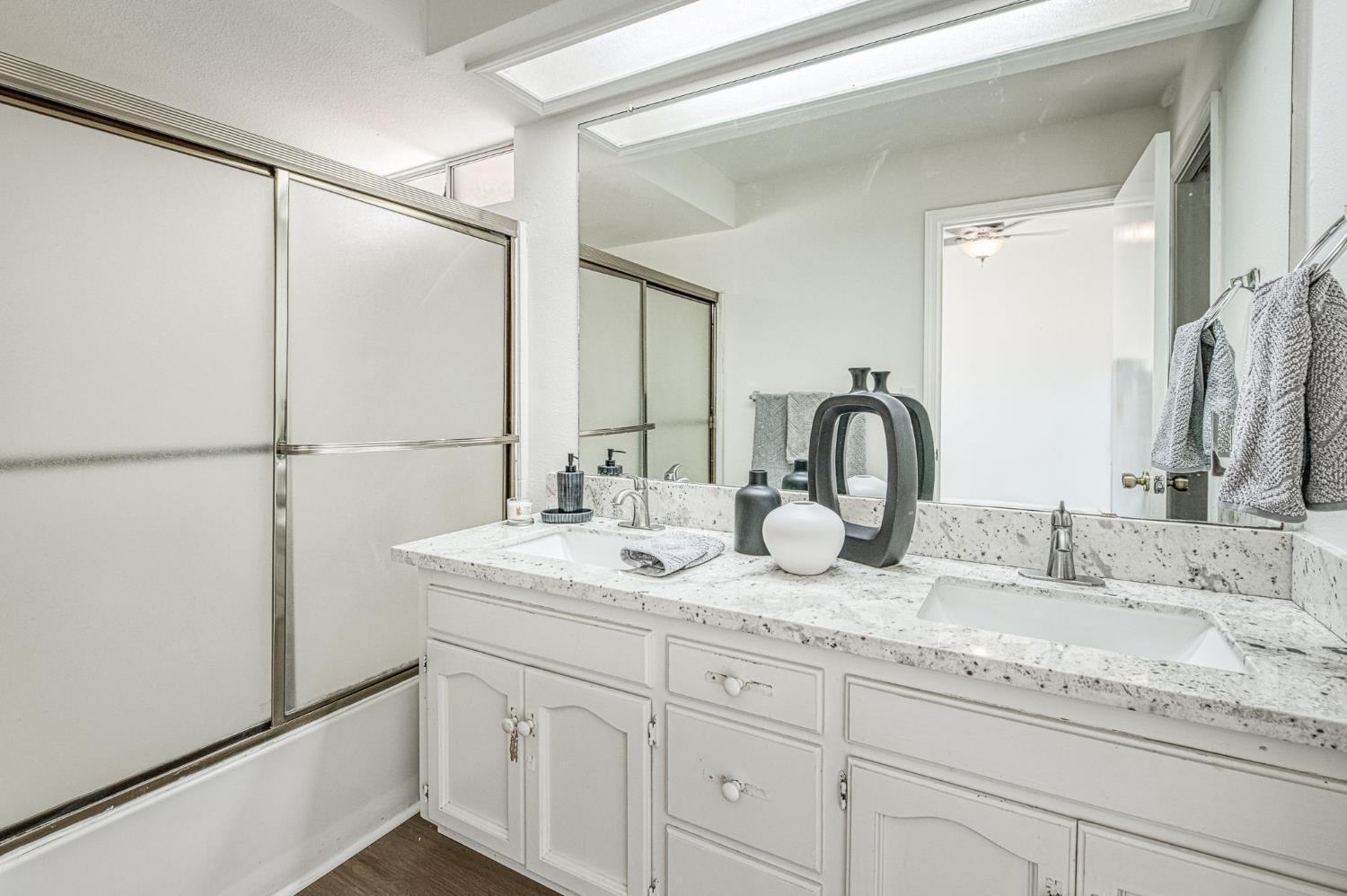 8147 N Cedar Ave #210, Fresno, CA 93720