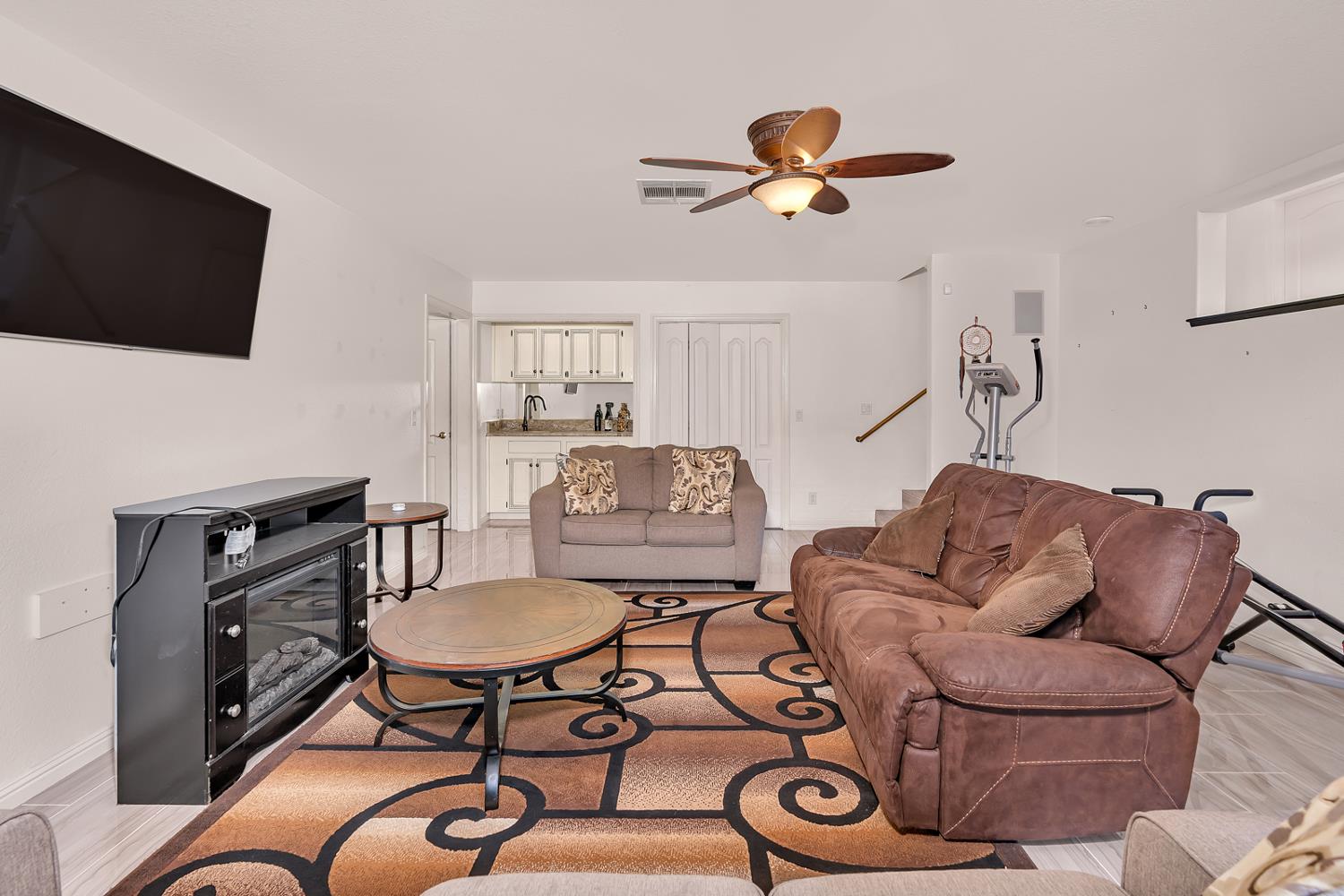 3149 Tragon St, Madera, CA 93637