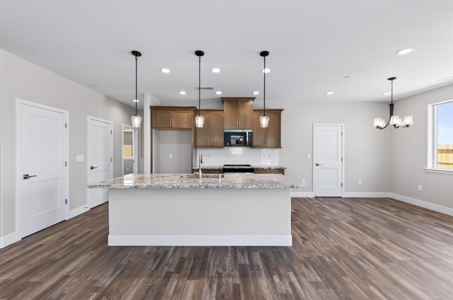 16298 W David Avenue, Kerman, CA 93630