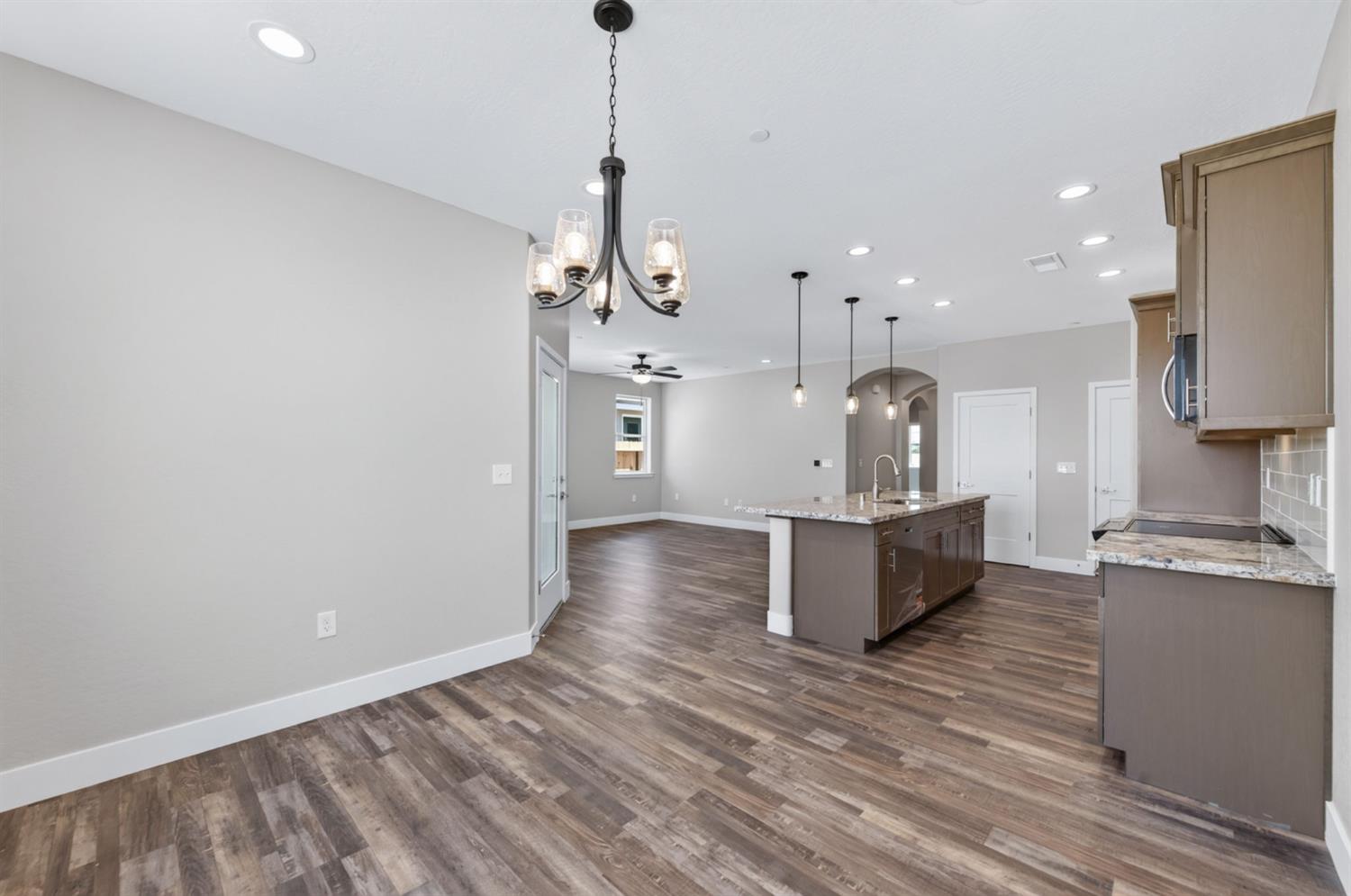 16298 W David Avenue, Kerman, CA 93630