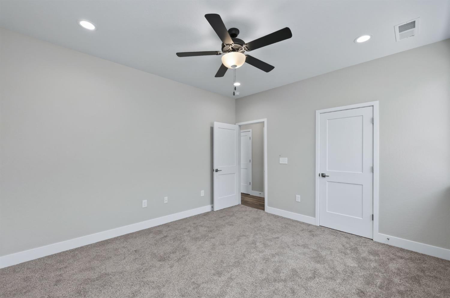 16298 W David Avenue, Kerman, CA 93630