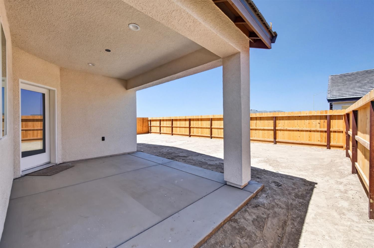 16298 W David Avenue, Kerman, CA 93630