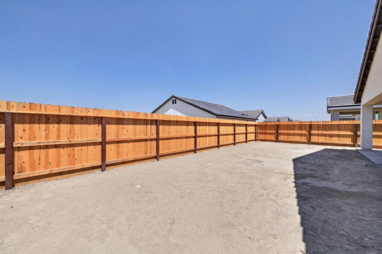 16298 W David Avenue, Kerman, CA 93630