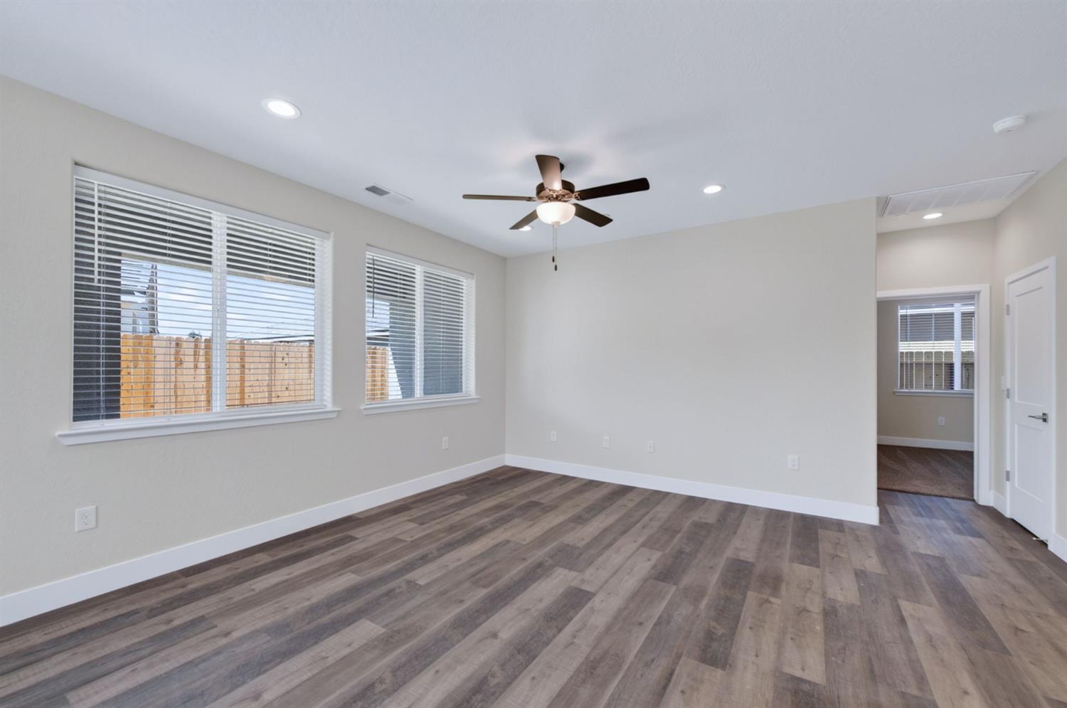 16153 W Sunset Avenue, Kerman, CA 93630