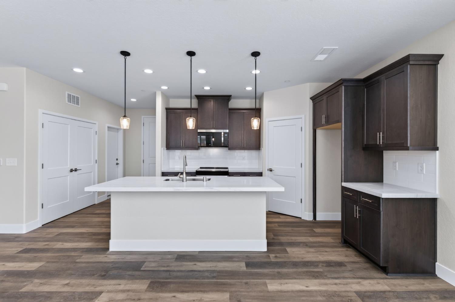 16153 W Sunset Avenue, Kerman, CA 93630