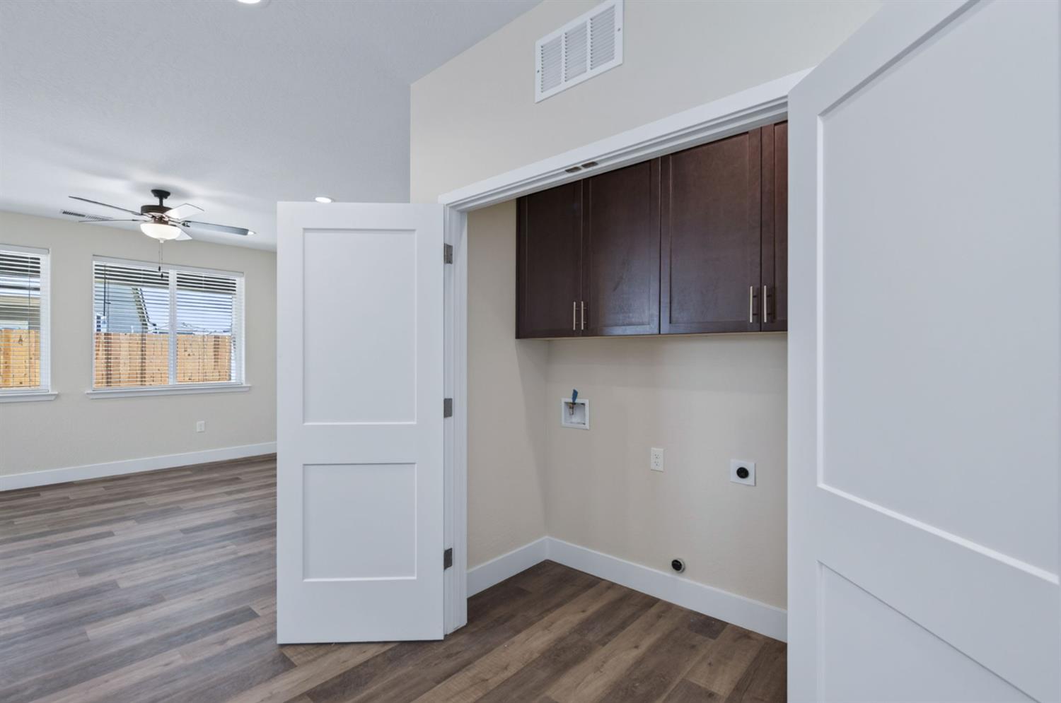 16153 W Sunset Avenue, Kerman, CA 93630