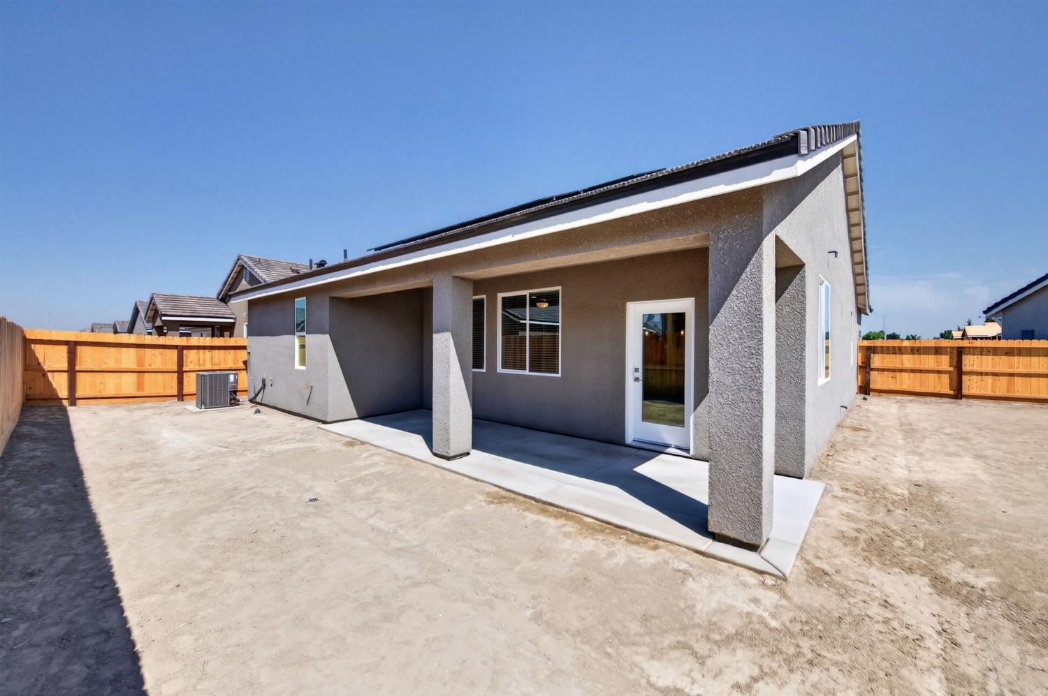 16153 W Sunset Avenue, Kerman, CA 93630