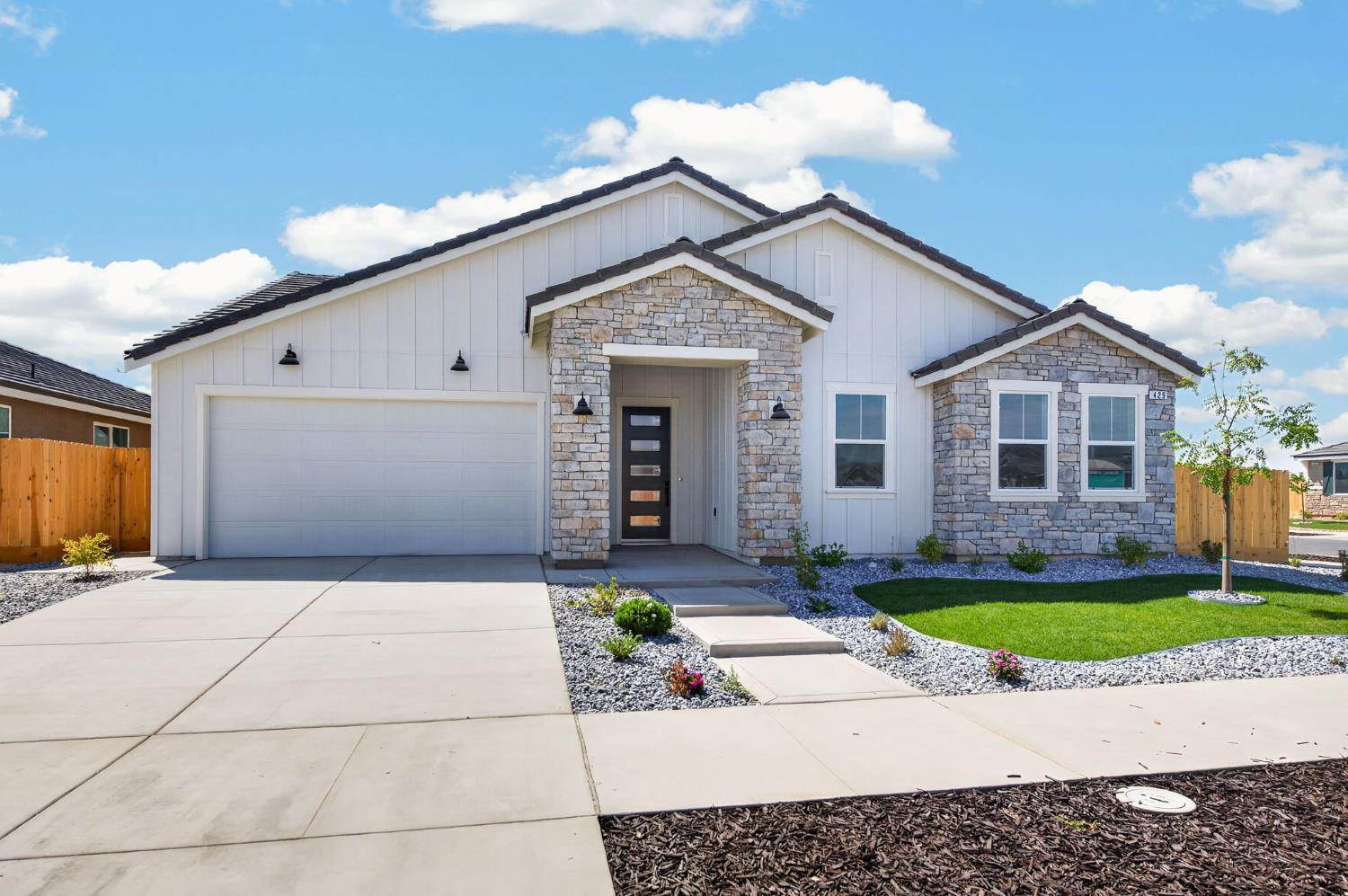 429 S Barcus Avenue, Kerman, CA 93630