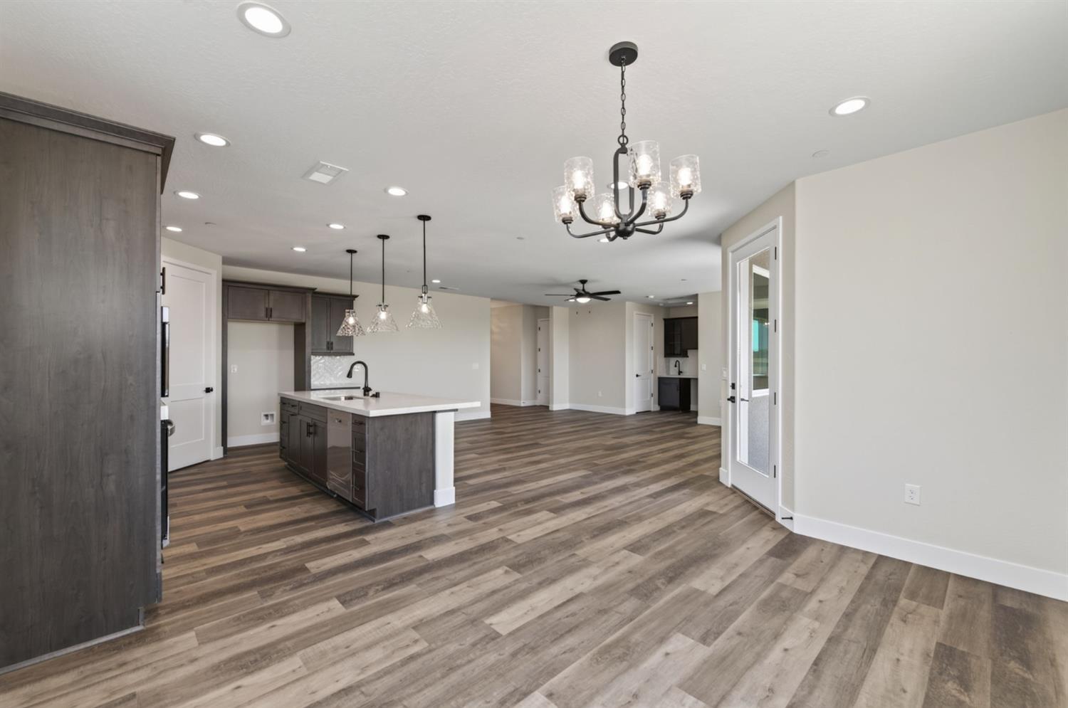 429 S Barcus Avenue, Kerman, CA 93630
