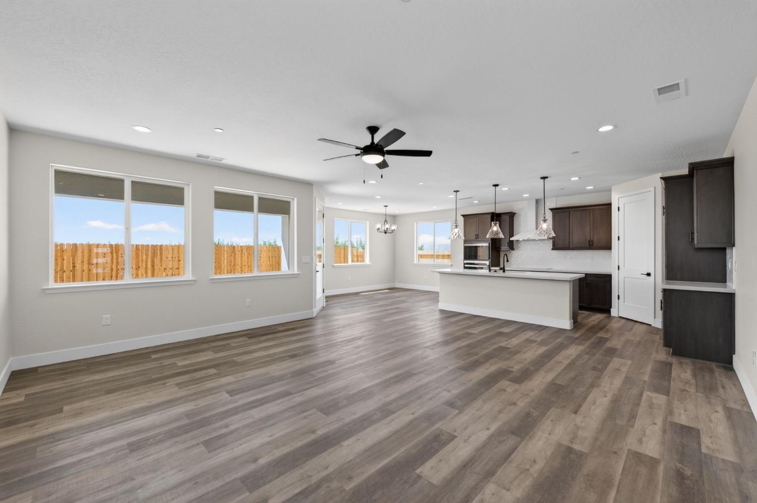 429 S Barcus Avenue, Kerman, CA 93630
