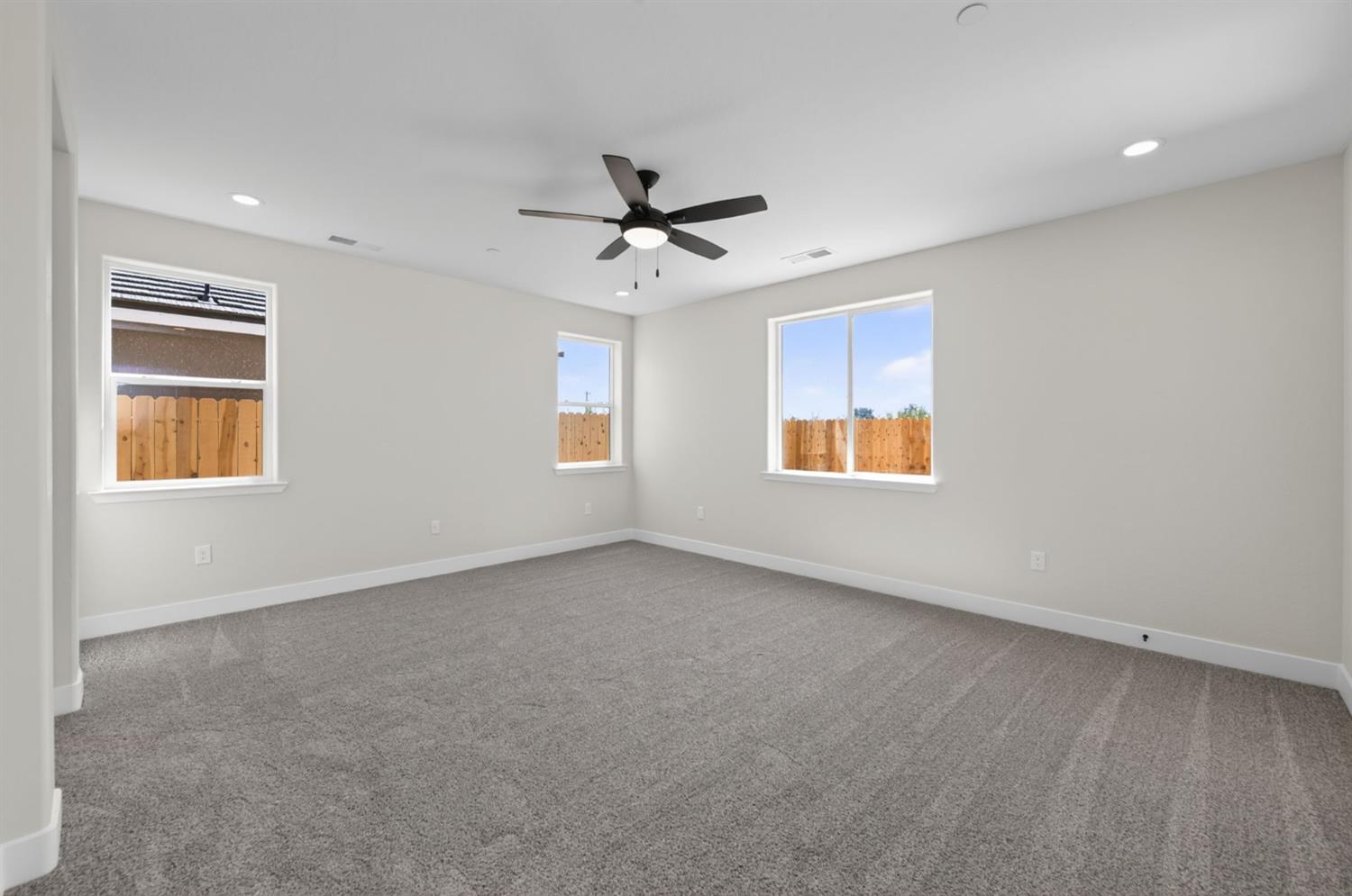 429 S Barcus Avenue, Kerman, CA 93630