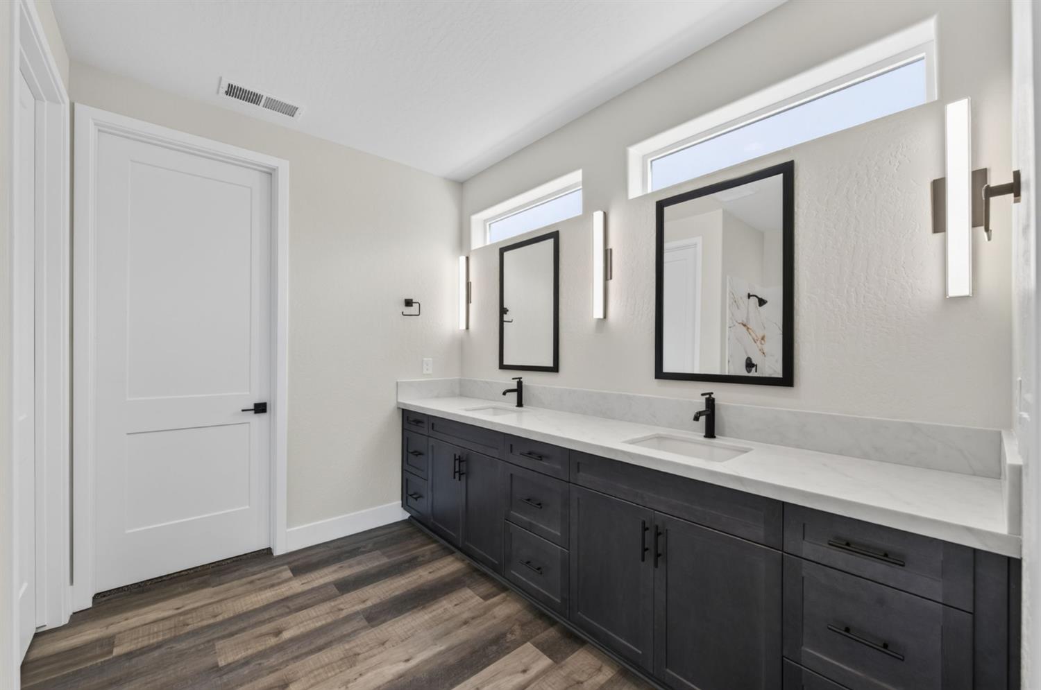 429 S Barcus Avenue, Kerman, CA 93630