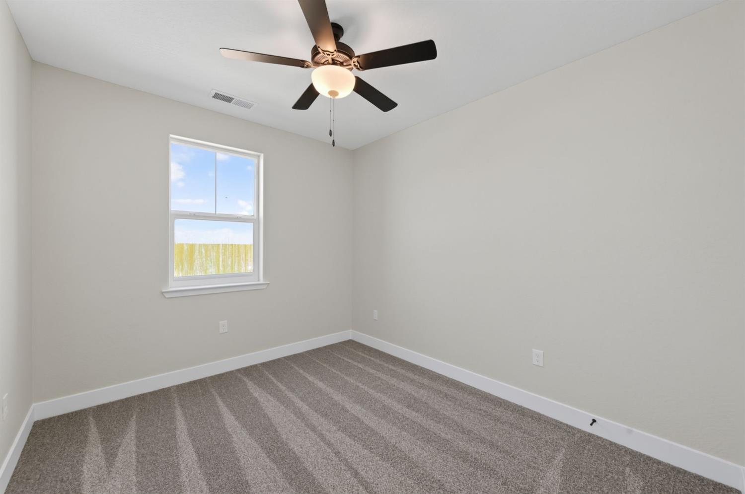 429 S Barcus Avenue, Kerman, CA 93630