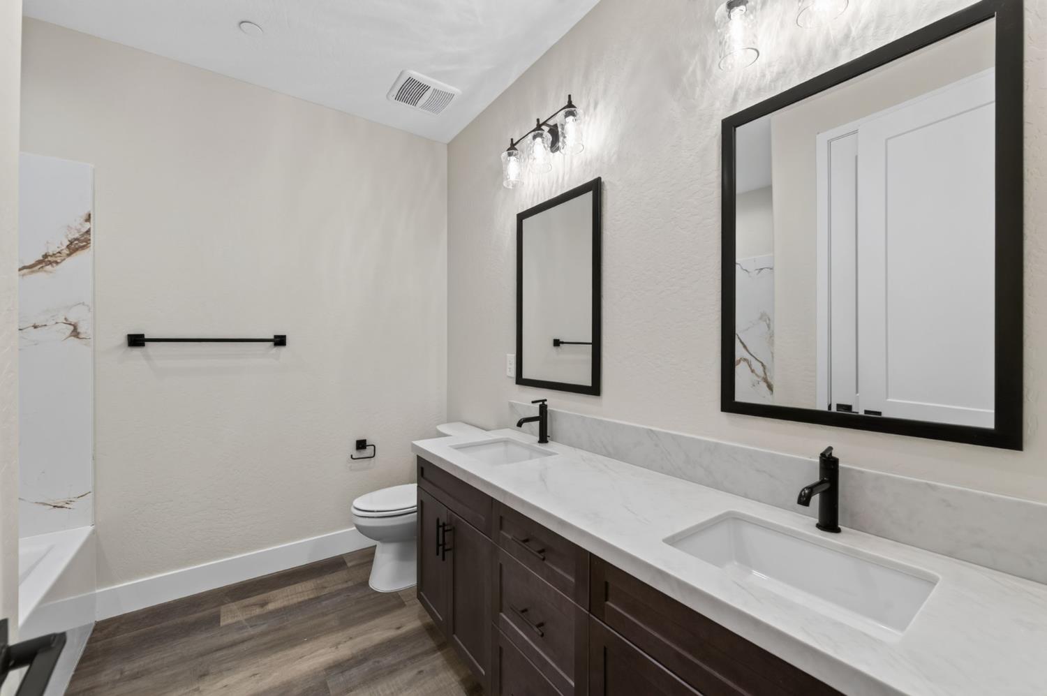 429 S Barcus Avenue, Kerman, CA 93630