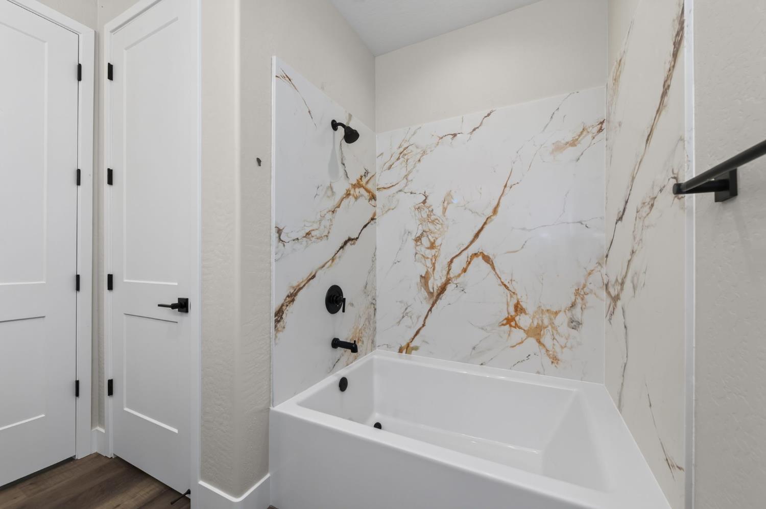 429 S Barcus Avenue, Kerman, CA 93630