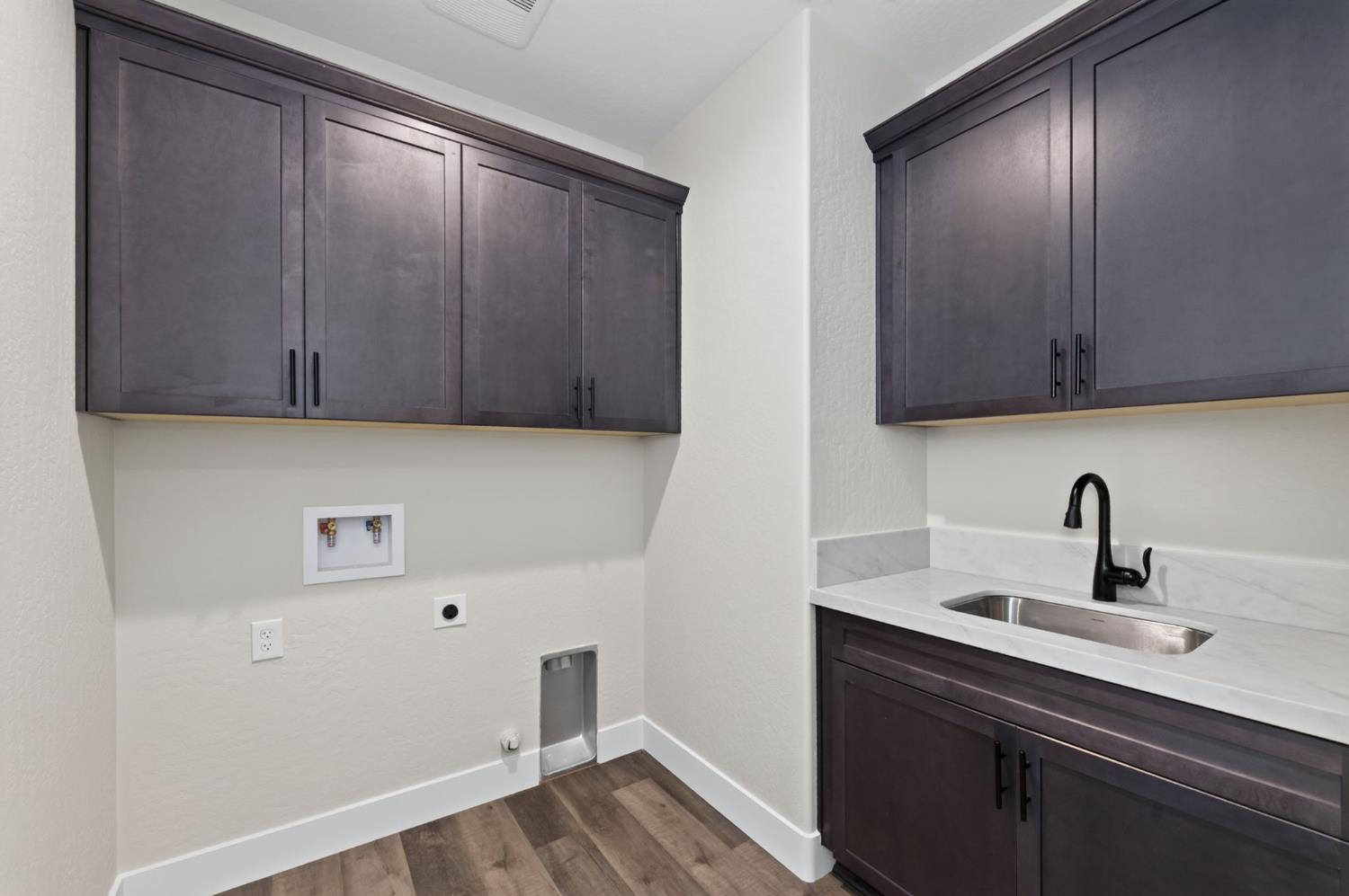 429 S Barcus Avenue, Kerman, CA 93630
