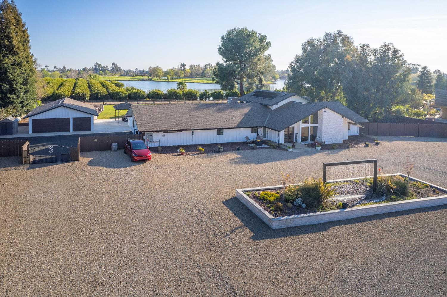 11735 E Santa Ana Ave, Clovis, CA 93619