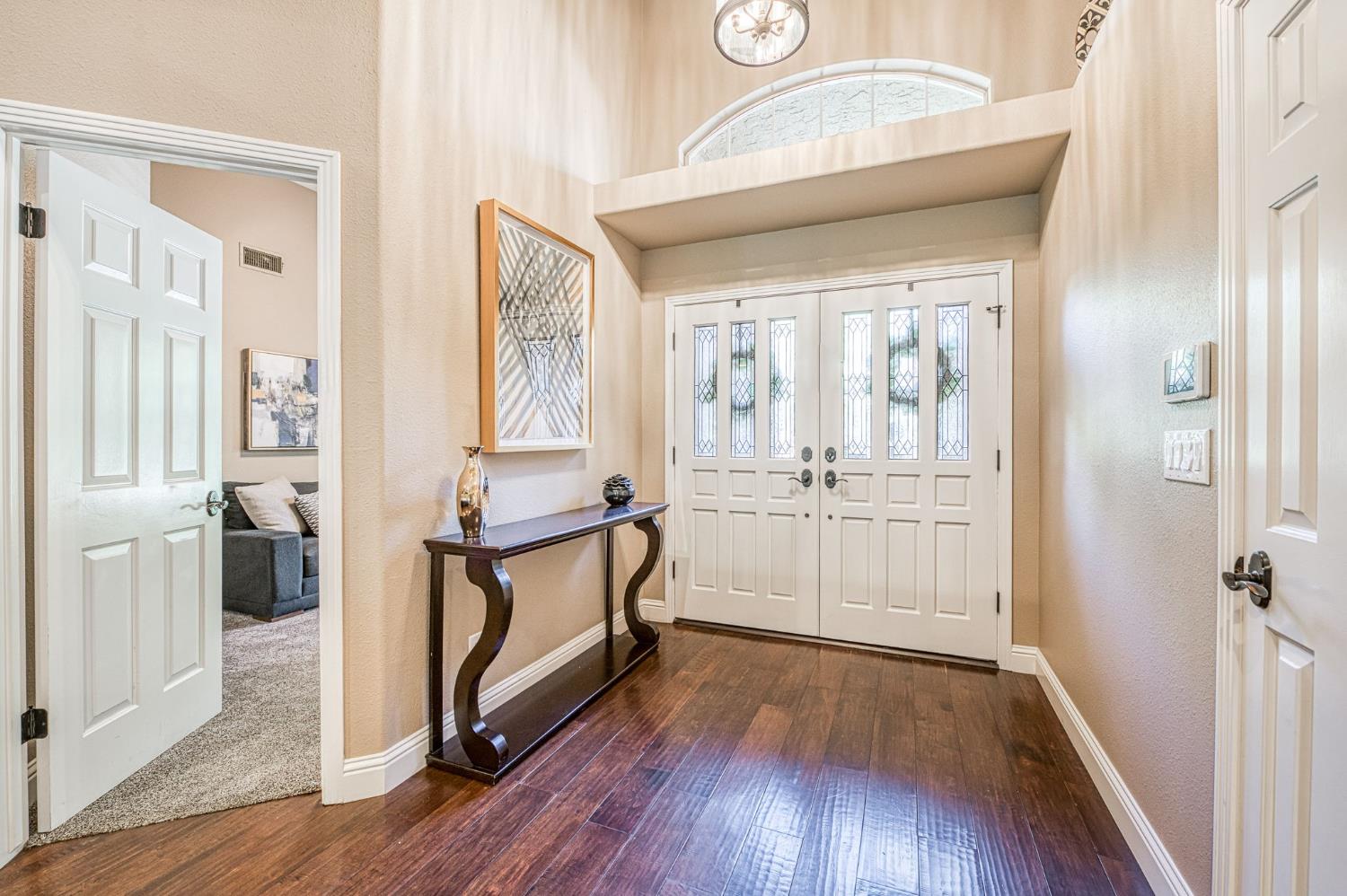 9212 N Maiden Ln, Fresno, CA 93720