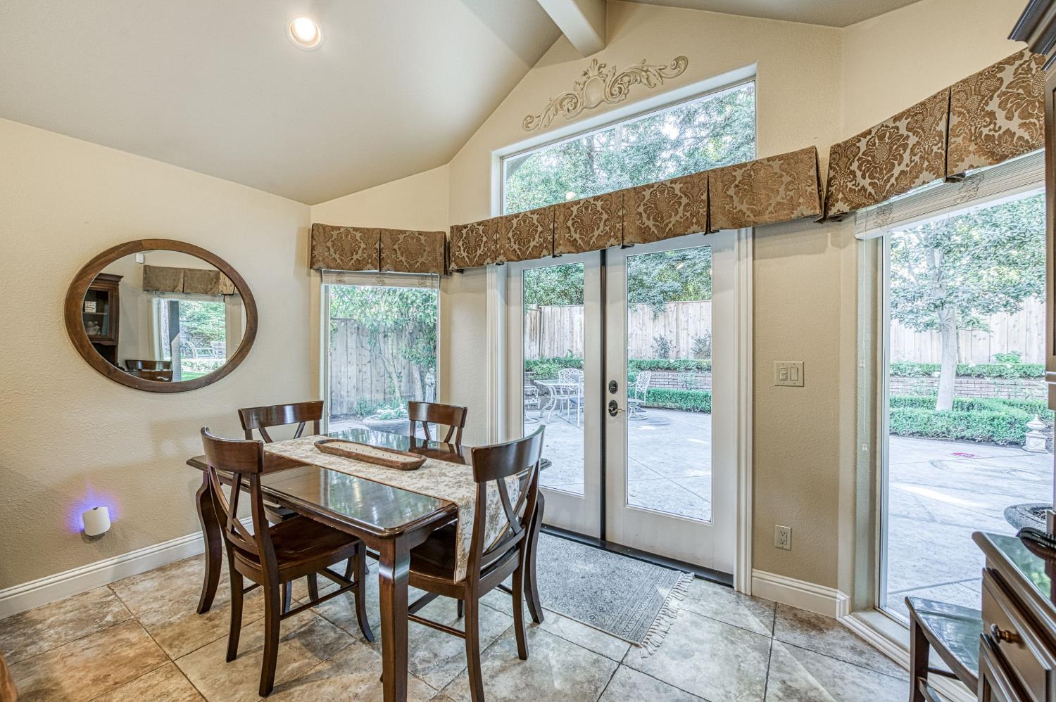 9212 N Maiden Ln, Fresno, CA 93720