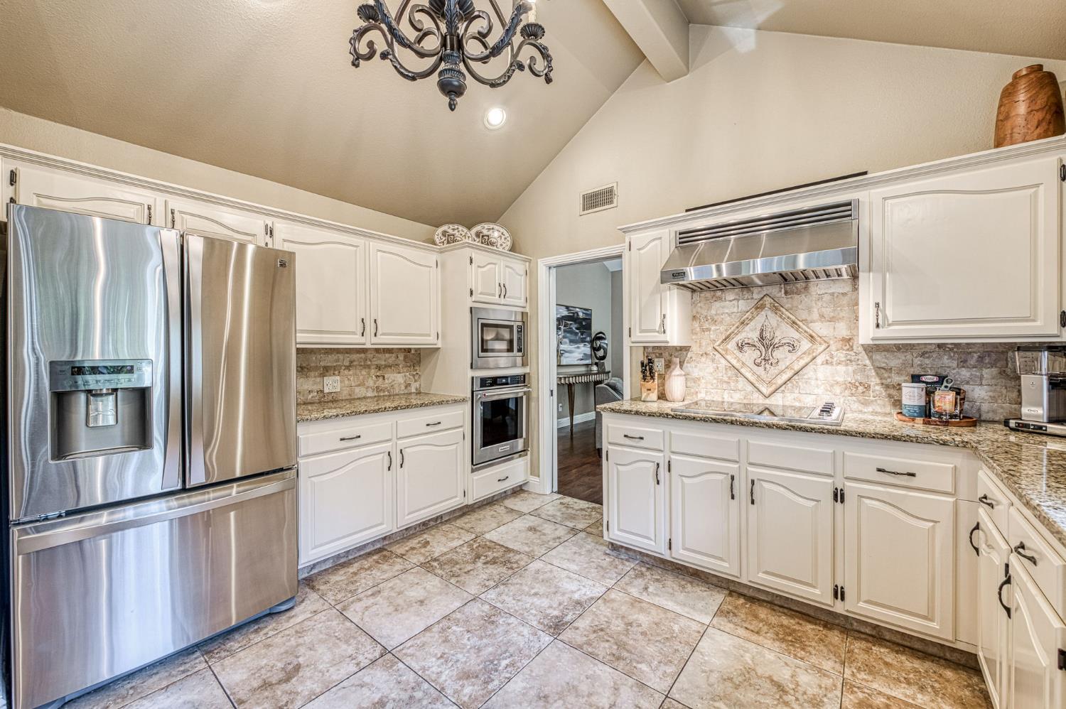9212 N Maiden Ln, Fresno, CA 93720