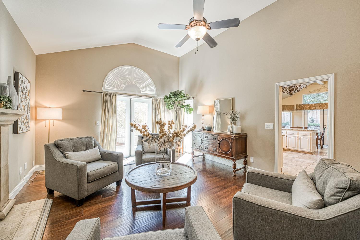 9212 N Maiden Ln, Fresno, CA 93720