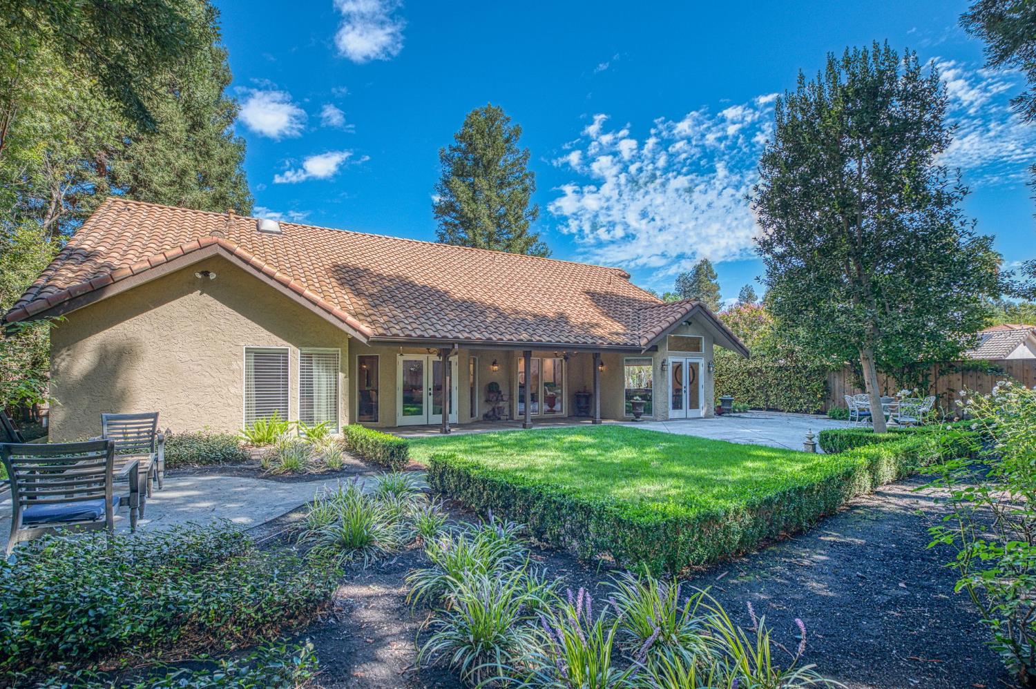 9212 N Maiden Ln, Fresno, CA 93720
