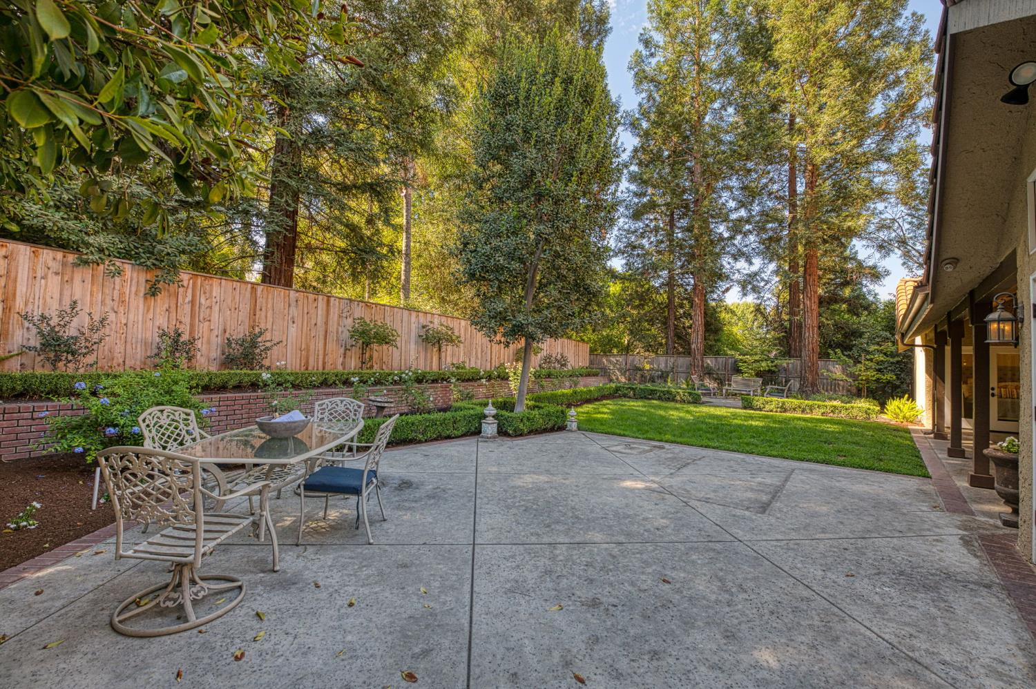 9212 N Maiden Ln, Fresno, CA 93720