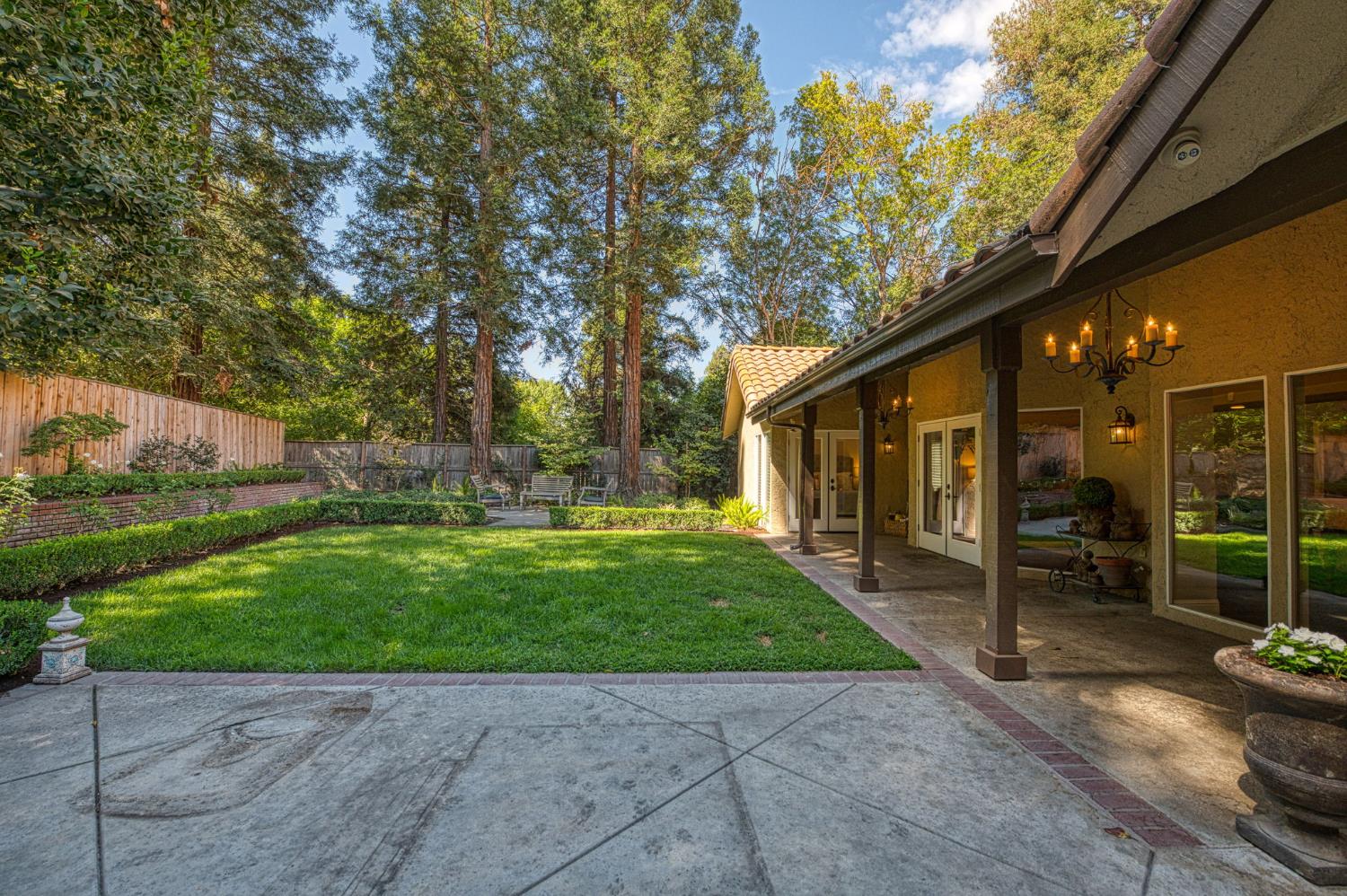 9212 N Maiden Ln, Fresno, CA 93720