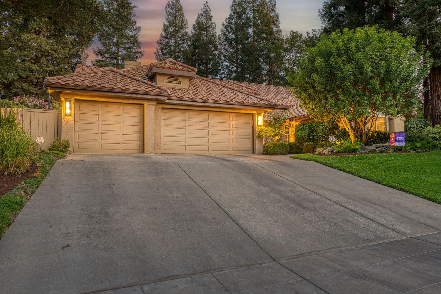 9212 N Maiden Ln, Fresno, CA 93720