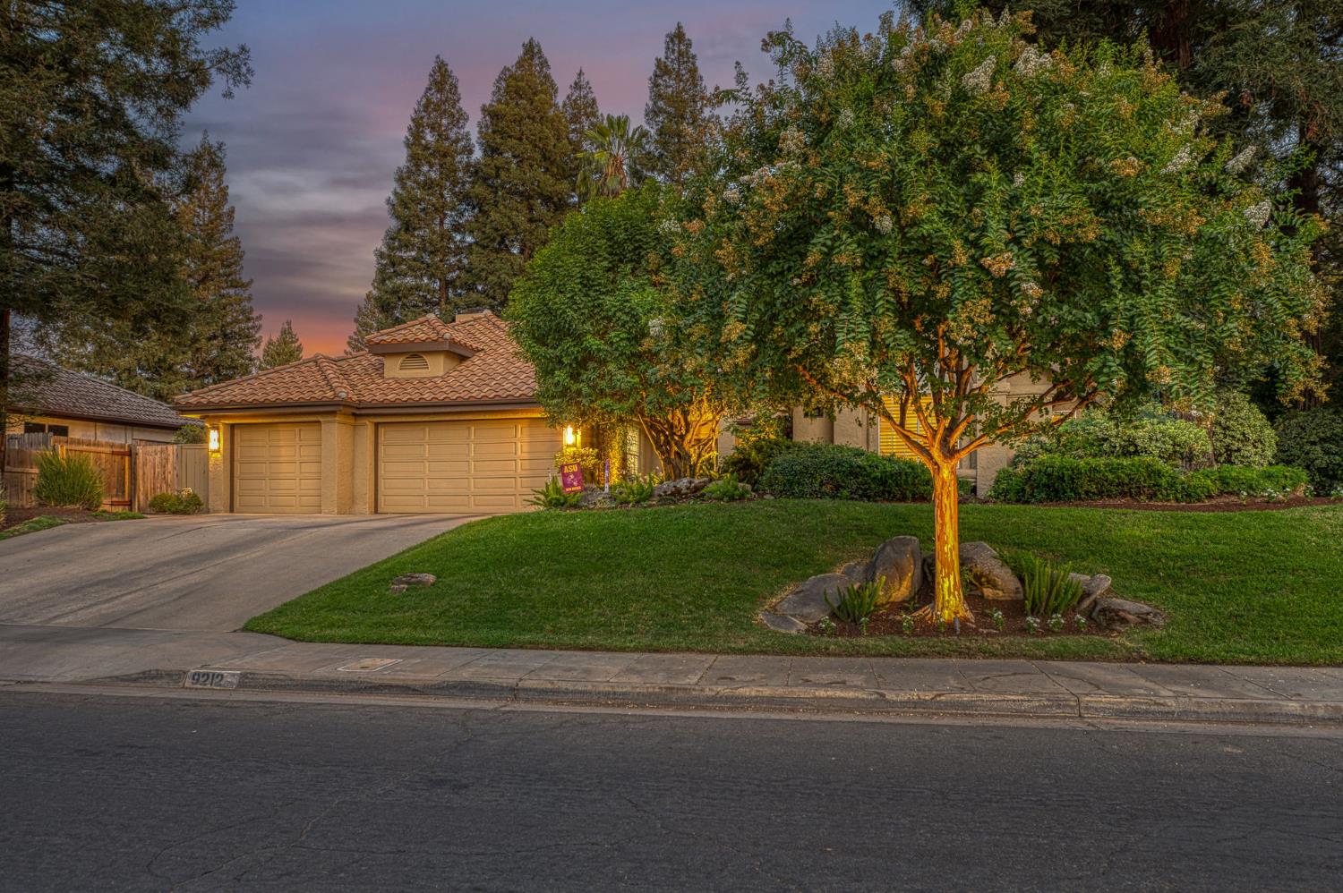 9212 N Maiden Ln, Fresno, CA 93720