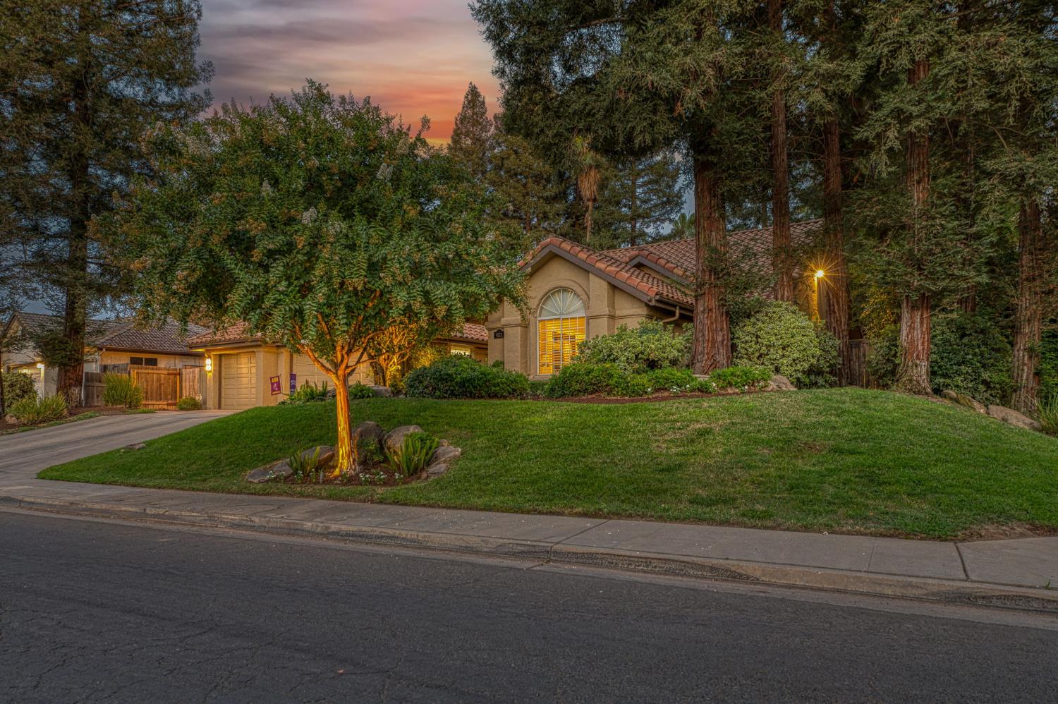 9212 N Maiden Ln, Fresno, CA 93720