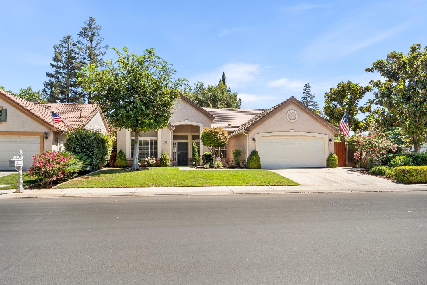 6100 N Stockdale Dr, Fresno, CA 93722