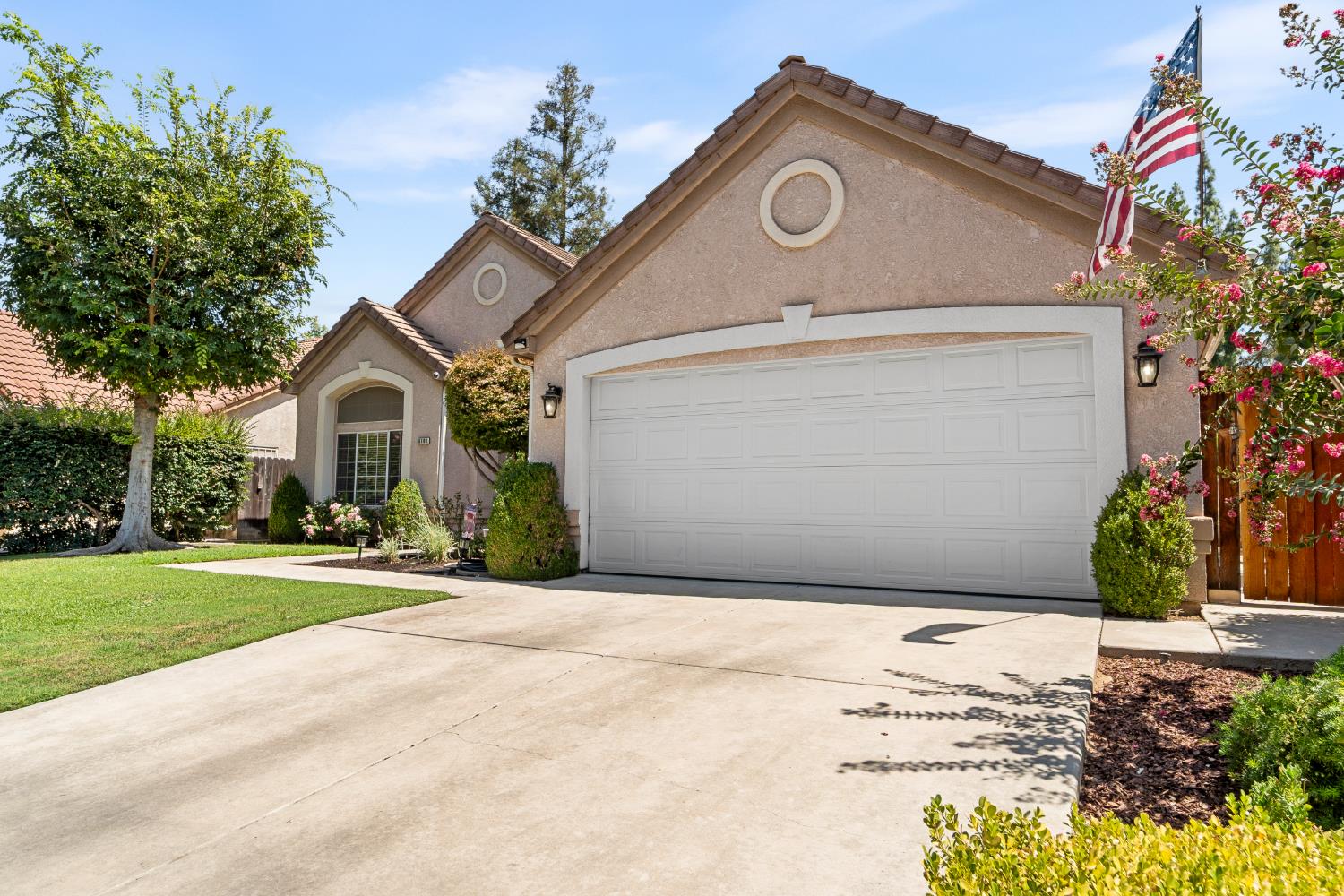 6100 N Stockdale Dr, Fresno, CA 93722