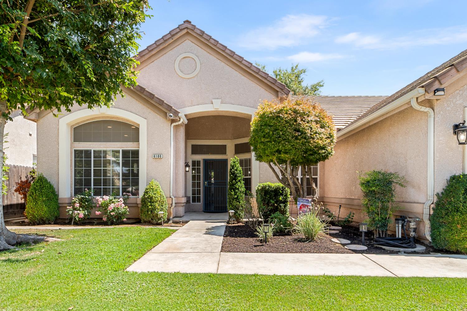 6100 N Stockdale Dr, Fresno, CA 93722