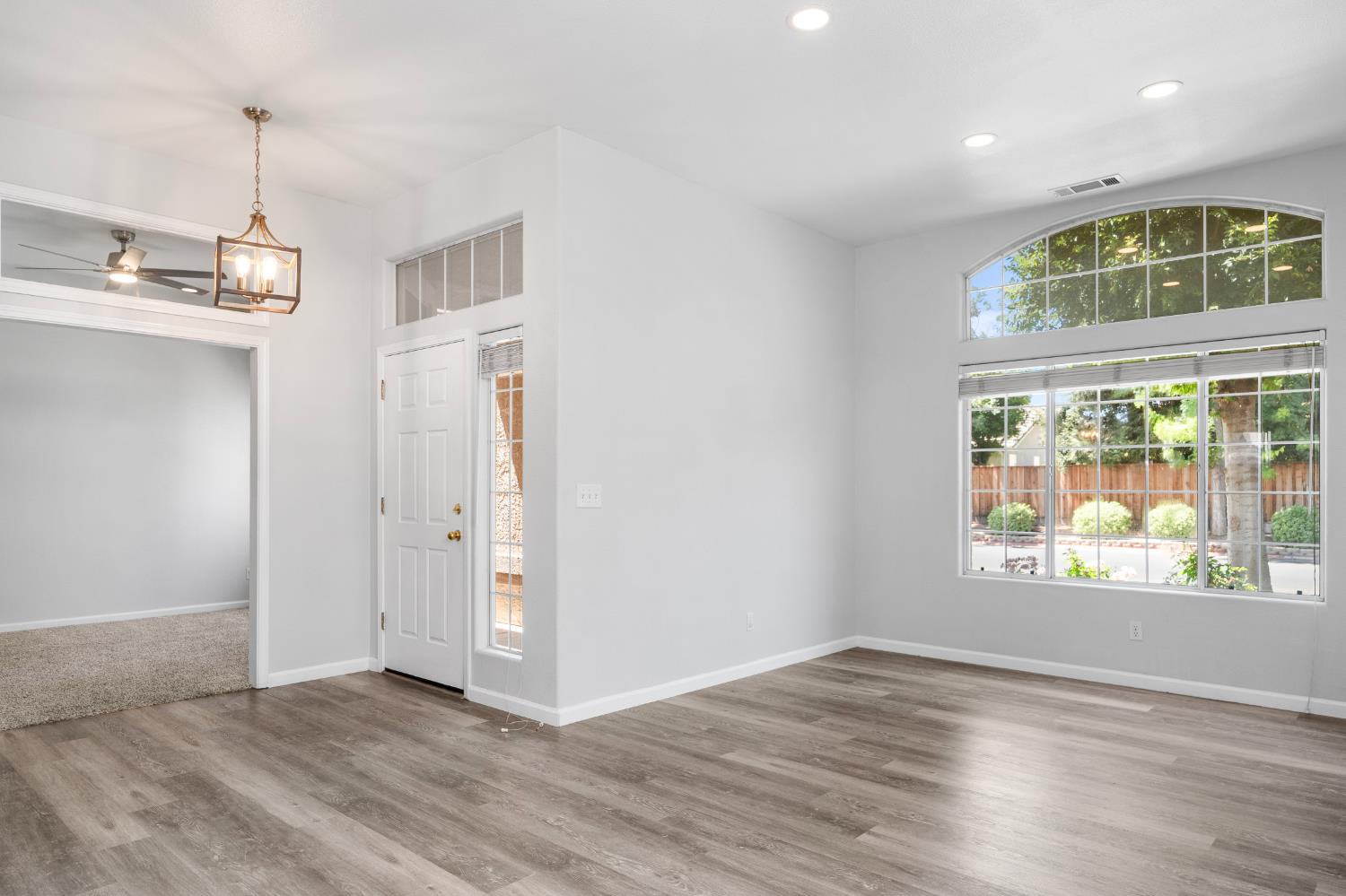 6100 N Stockdale Dr, Fresno, CA 93722