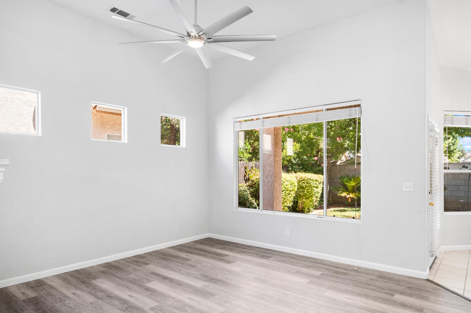 6100 N Stockdale Dr, Fresno, CA 93722