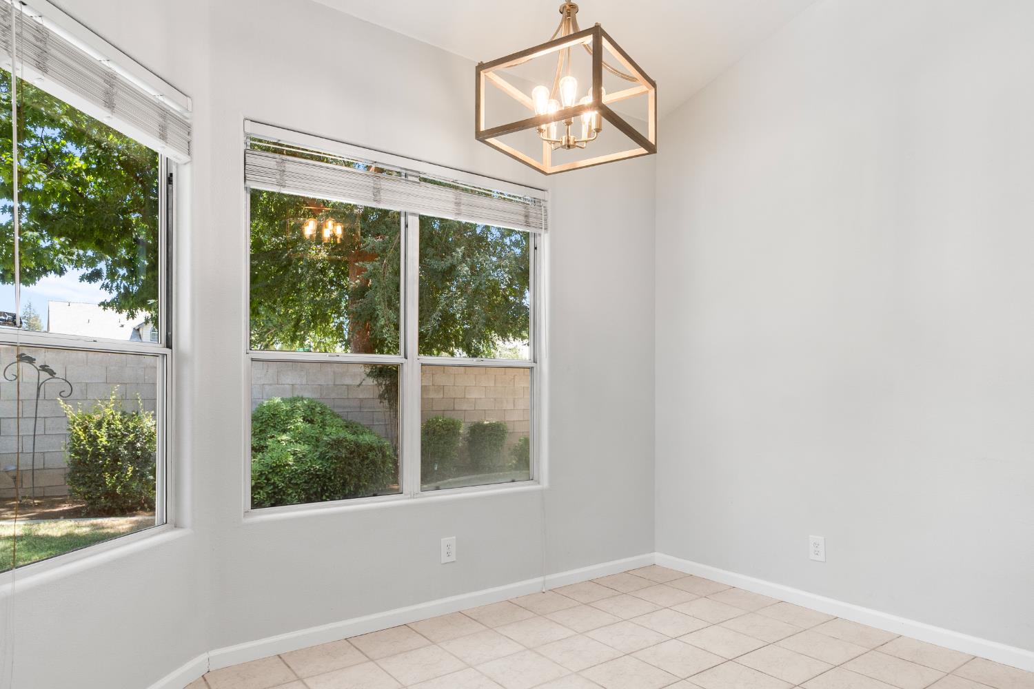 6100 N Stockdale Dr, Fresno, CA 93722