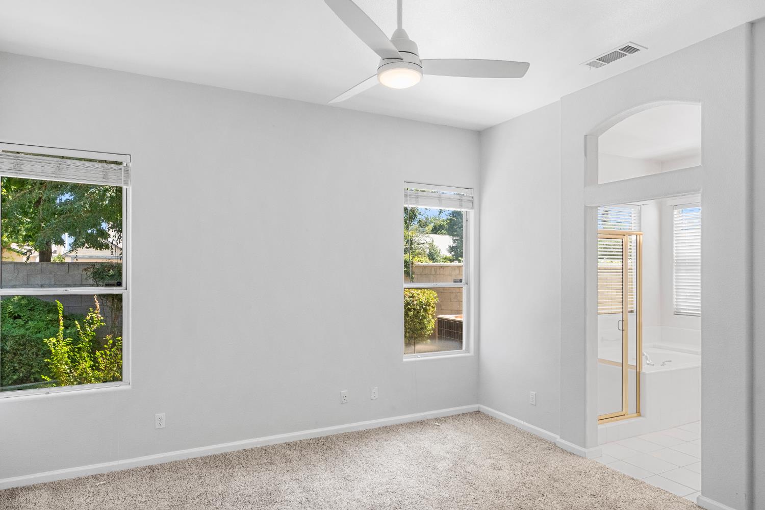 6100 N Stockdale Dr, Fresno, CA 93722