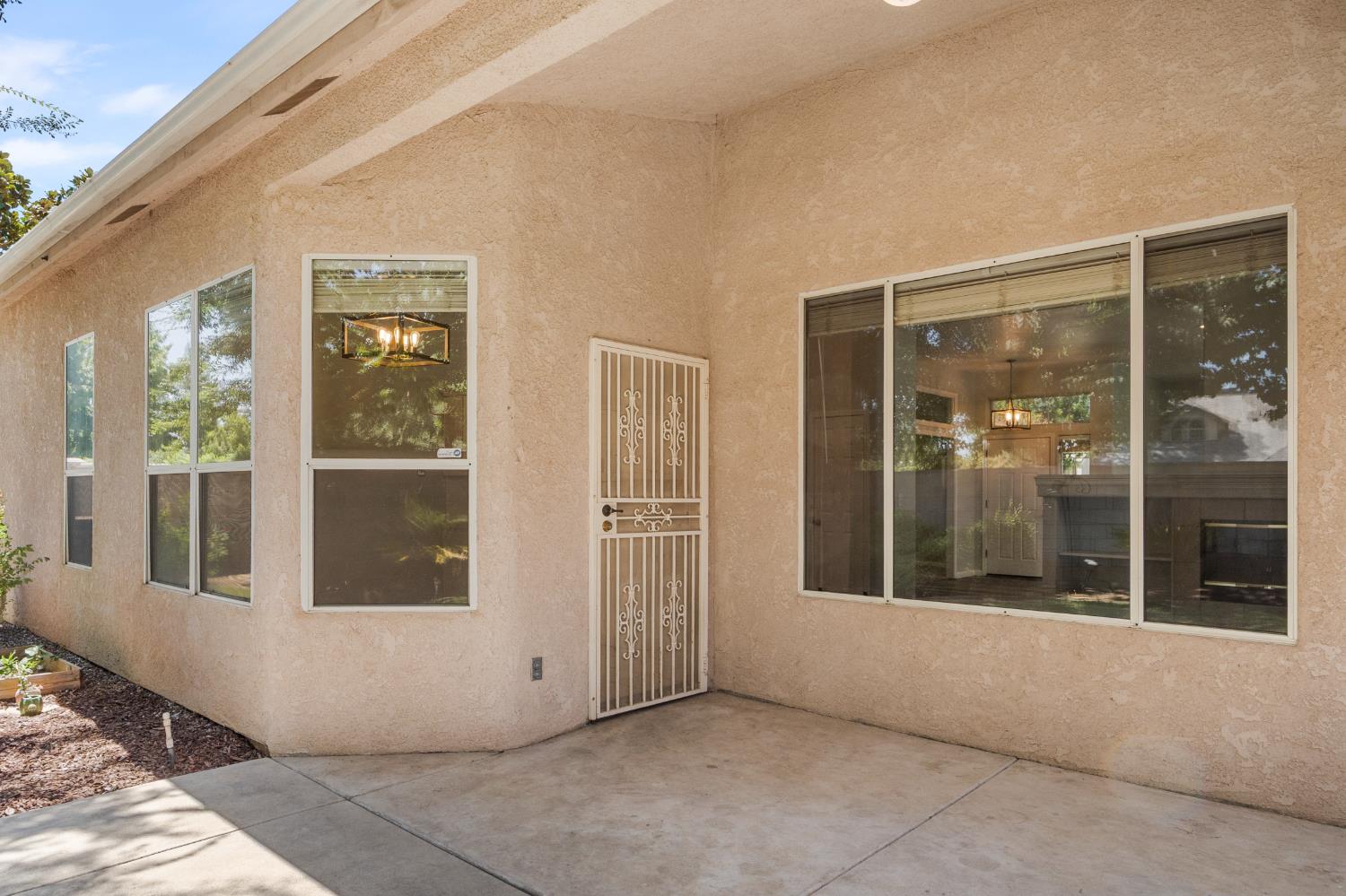 6100 N Stockdale Dr, Fresno, CA 93722
