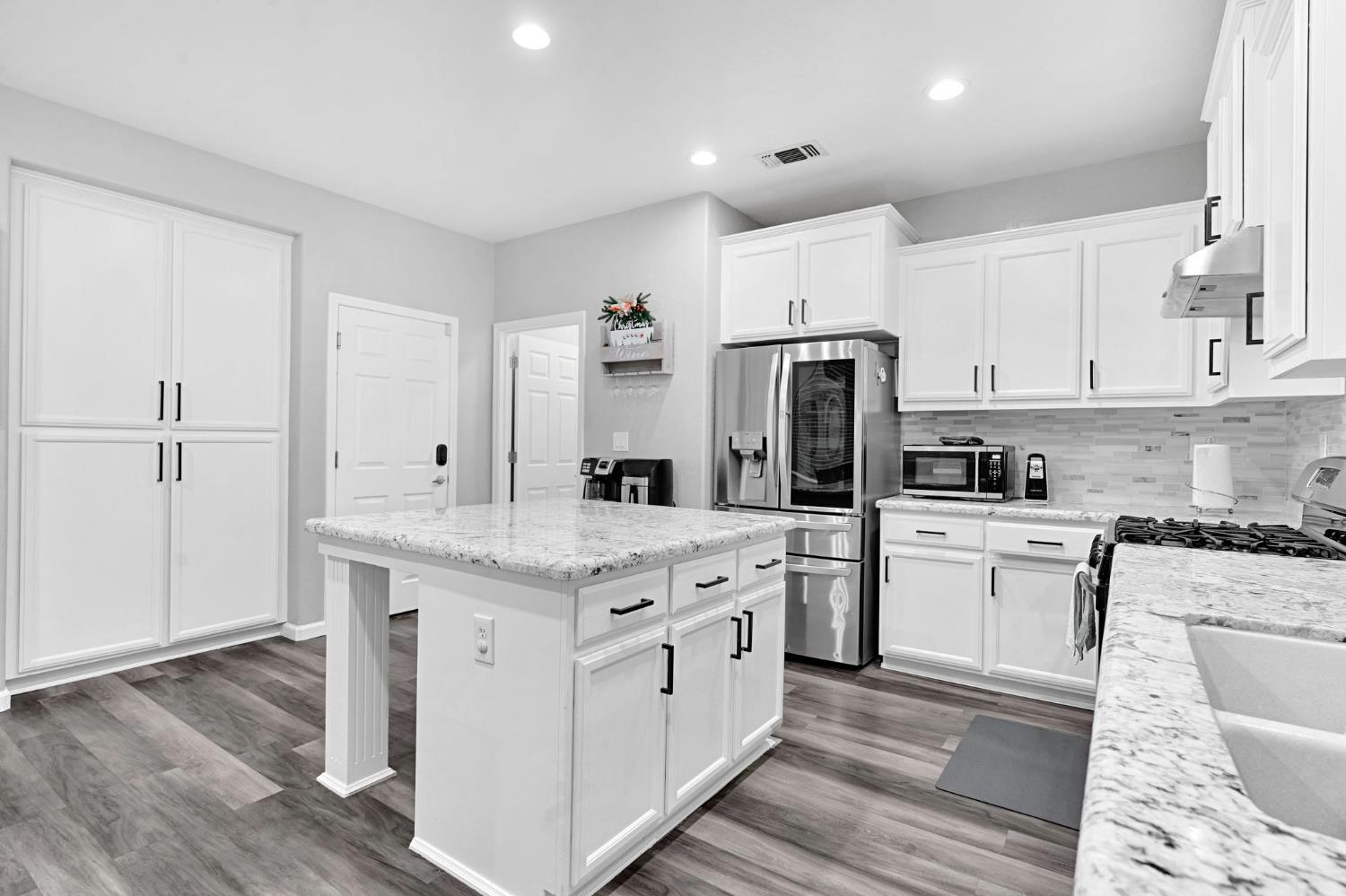 4638 W Oslin Ave, Fresno, CA 93722