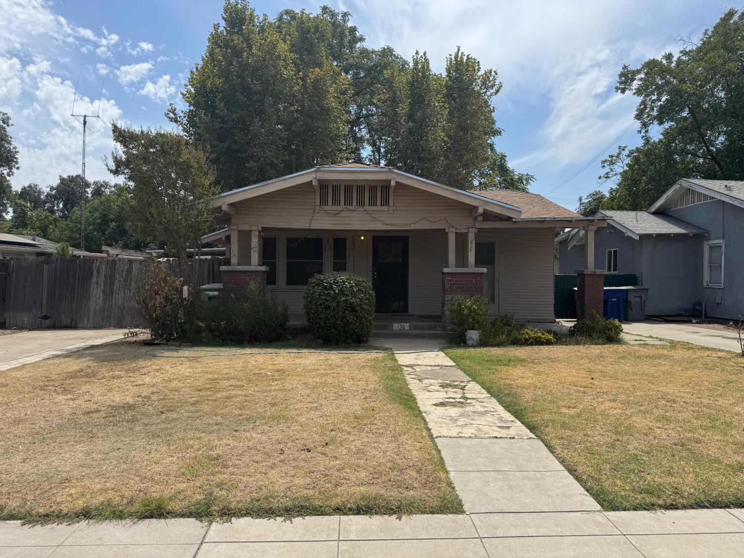 138 E Alhambra Ave, Fresno, CA 93728
