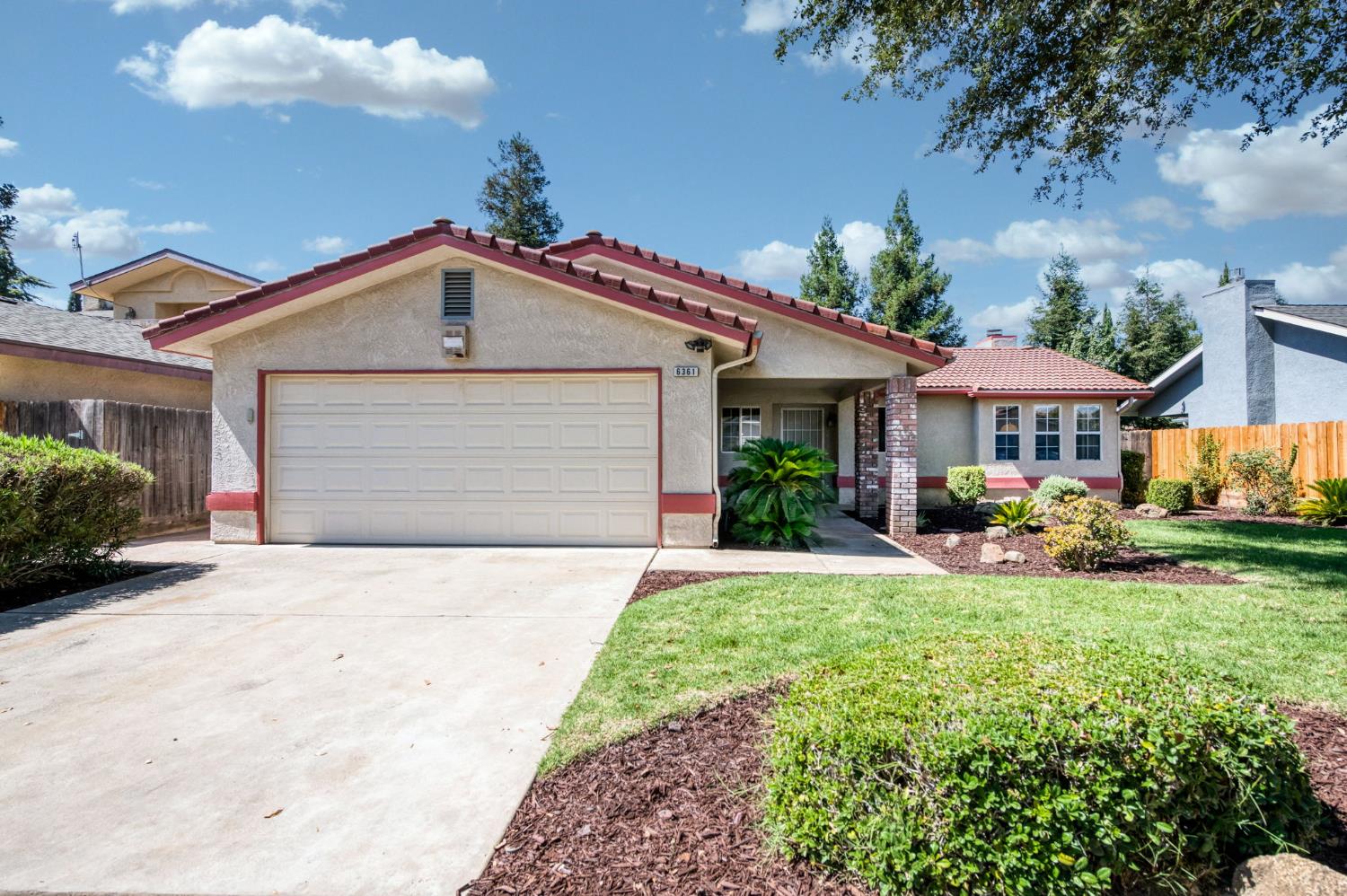 6361 N Barcus Ave, Fresno, CA 93722