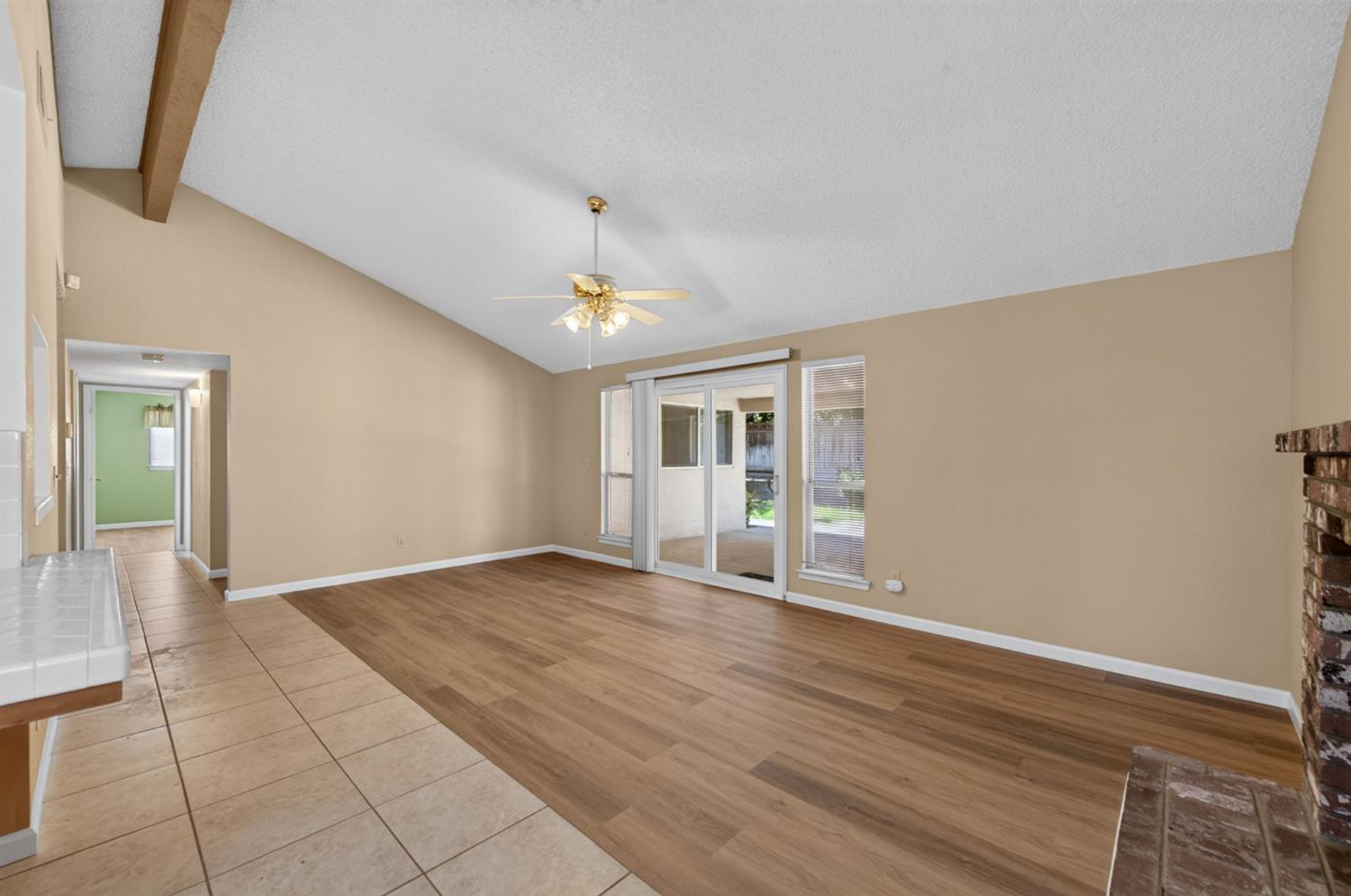 6361 N Barcus Ave, Fresno, CA 93722