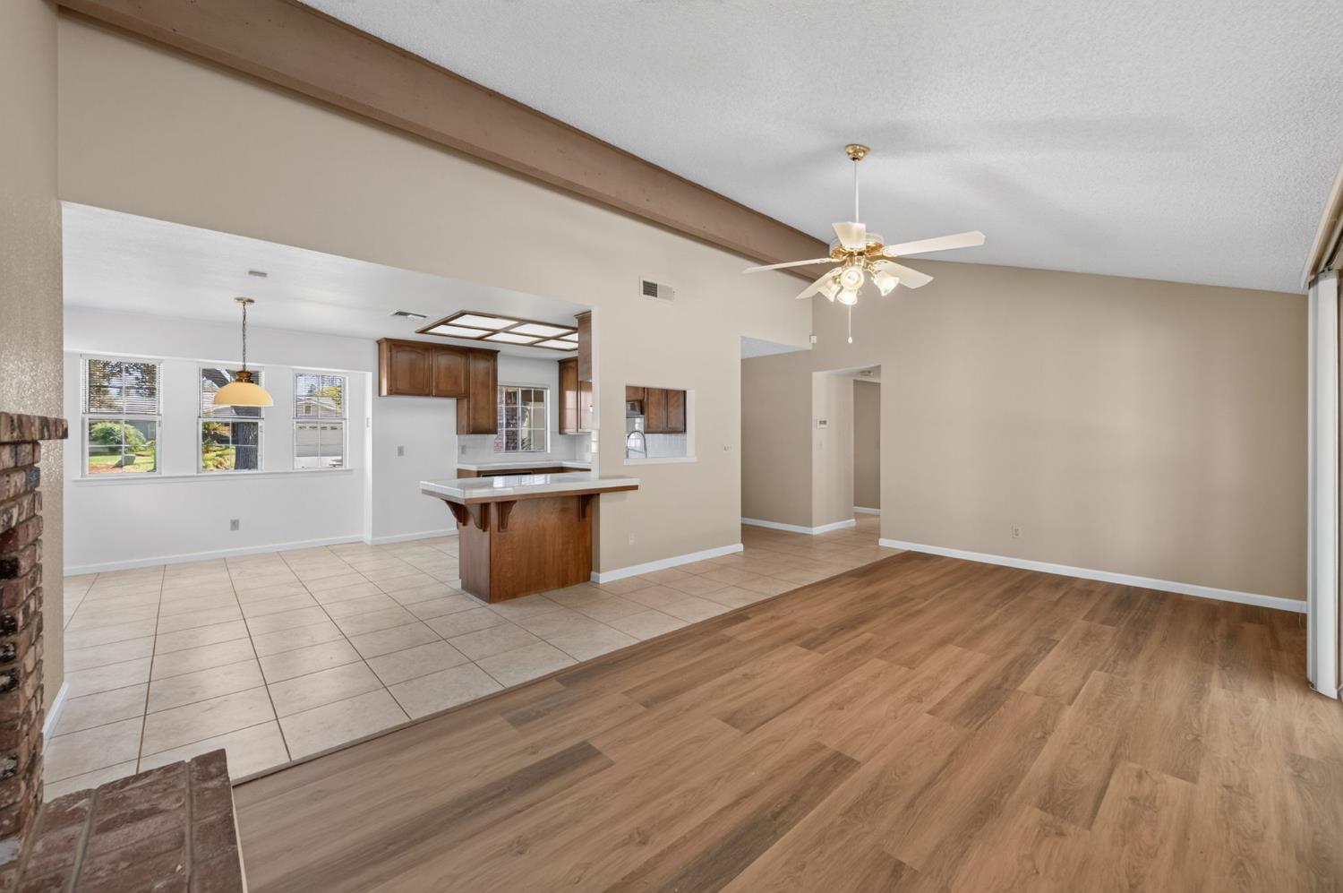 6361 N Barcus Ave, Fresno, CA 93722