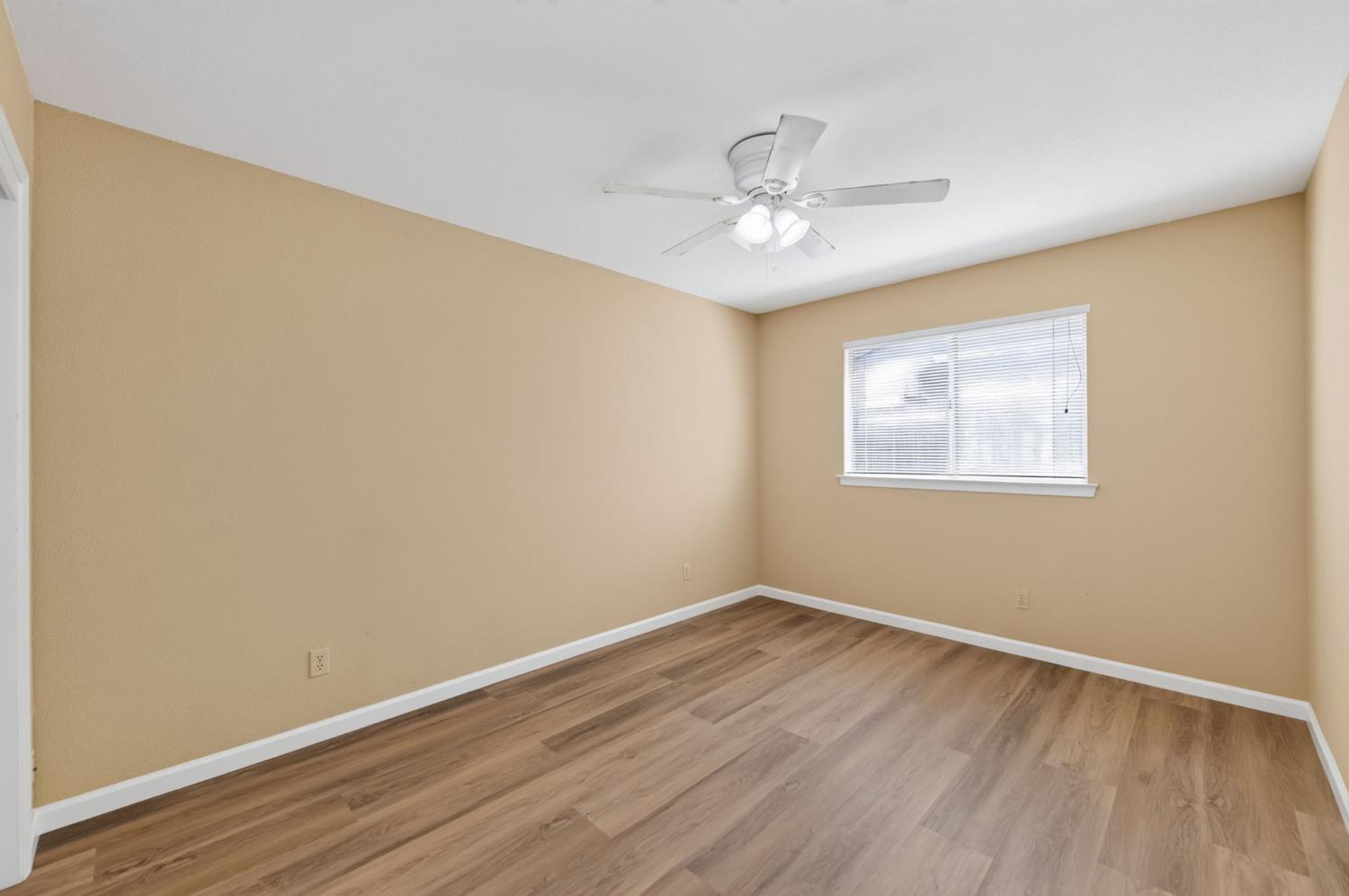 6361 N Barcus Ave, Fresno, CA 93722