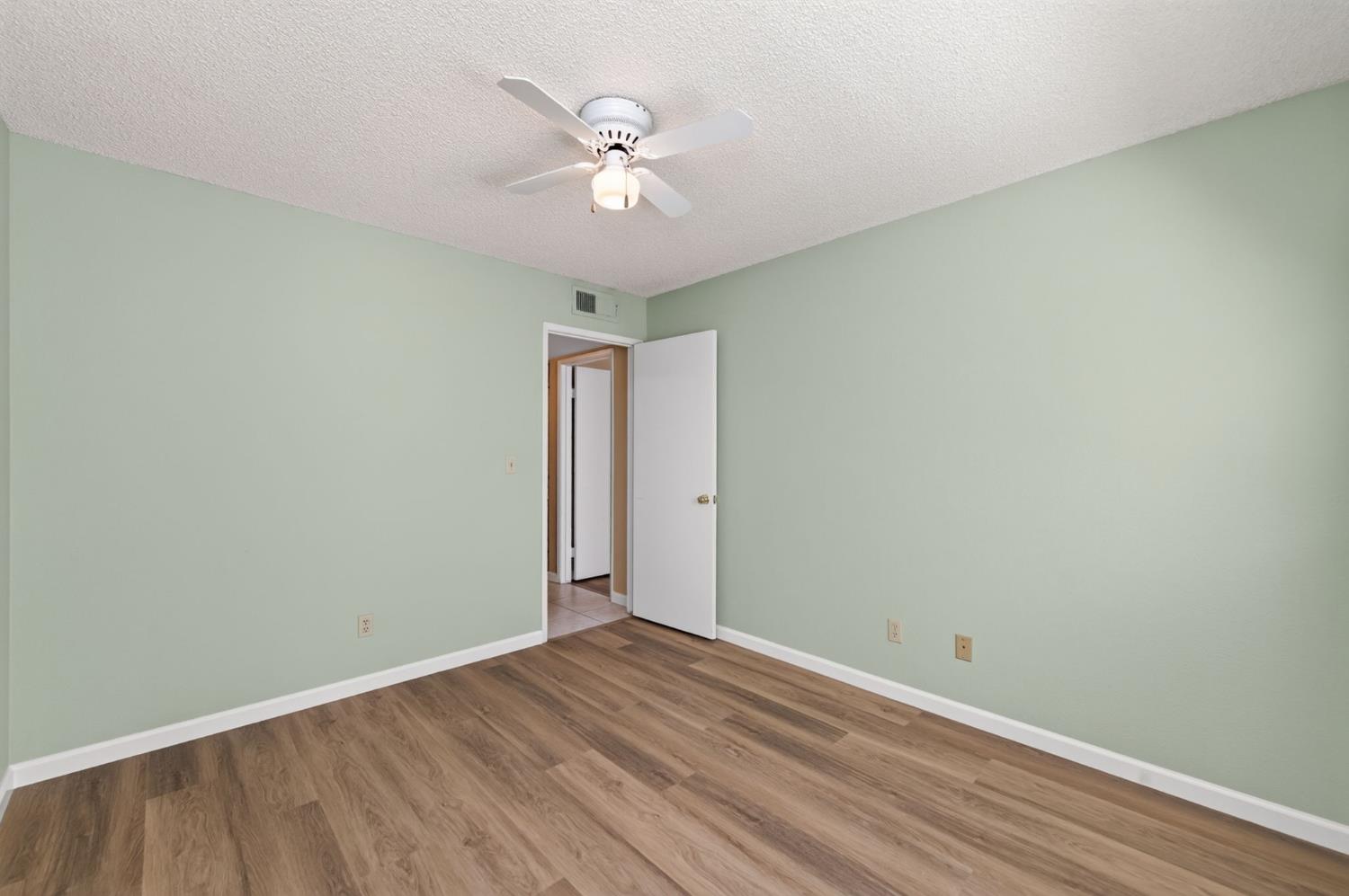 6361 N Barcus Ave, Fresno, CA 93722
