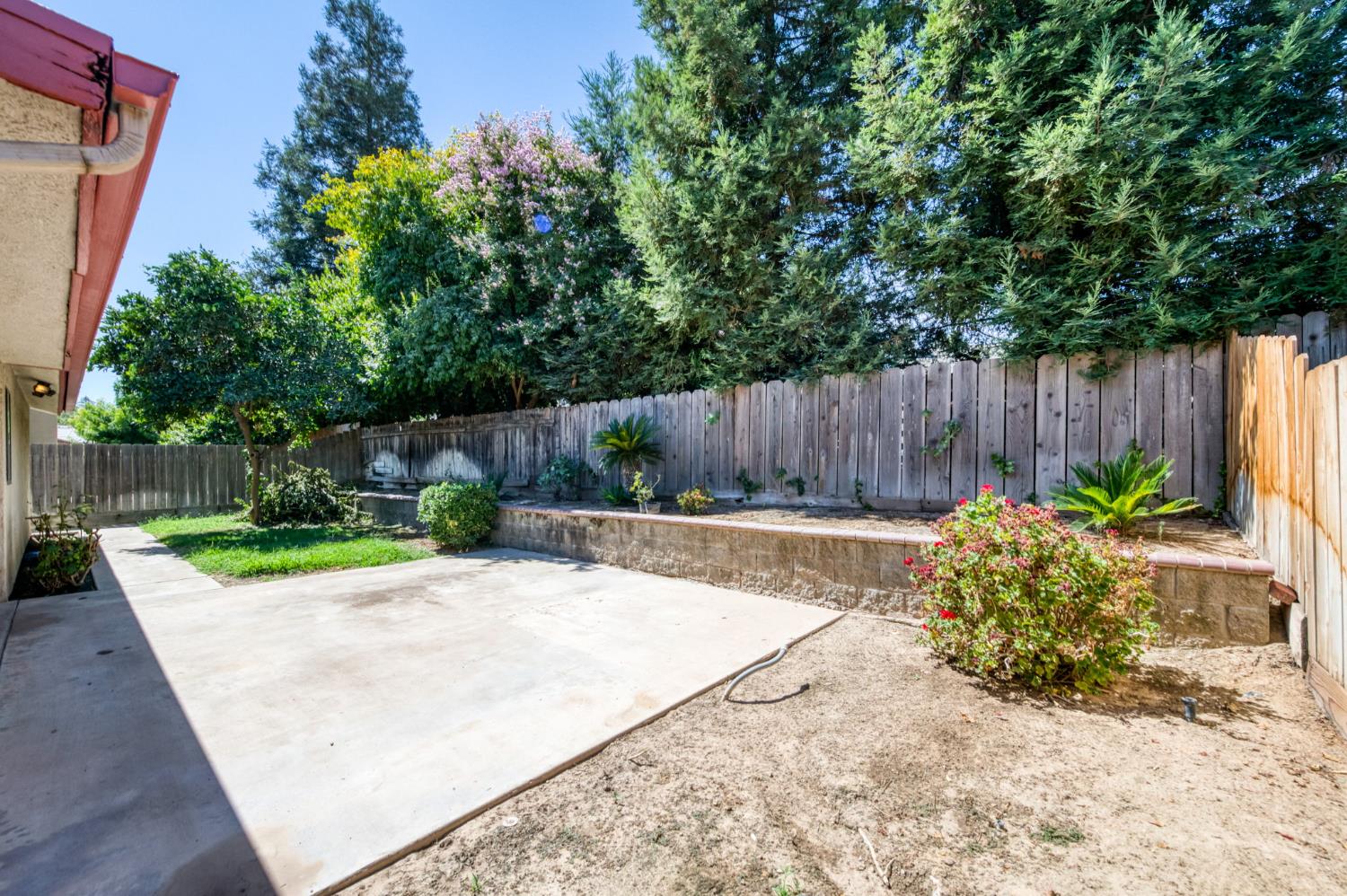 6361 N Barcus Ave, Fresno, CA 93722