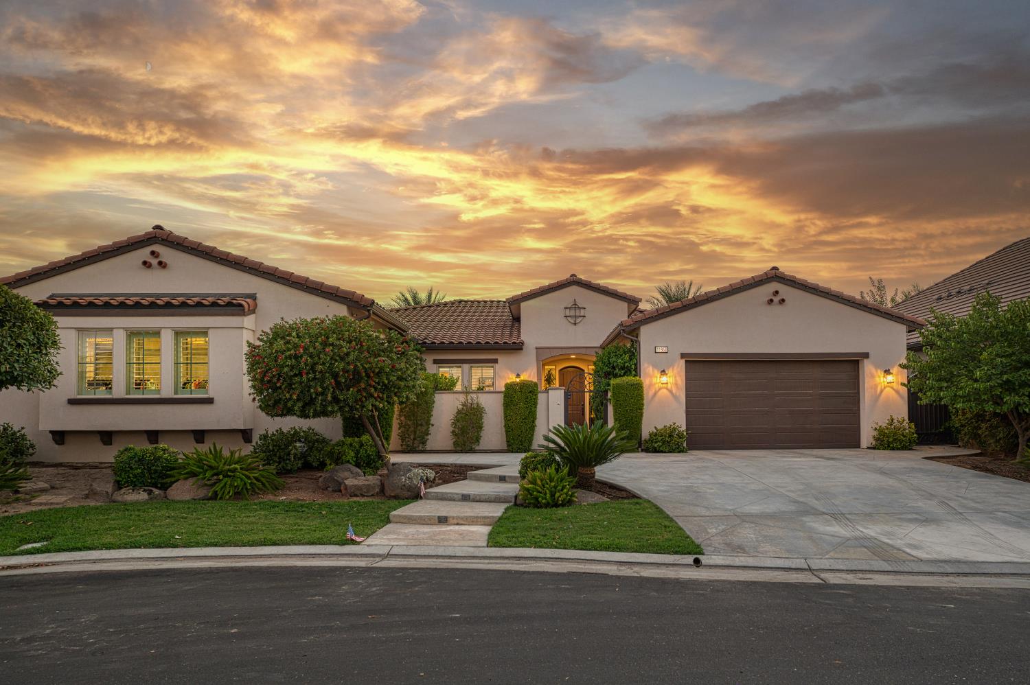 11853 N Ridgeway Dr, Fresno, CA 93730