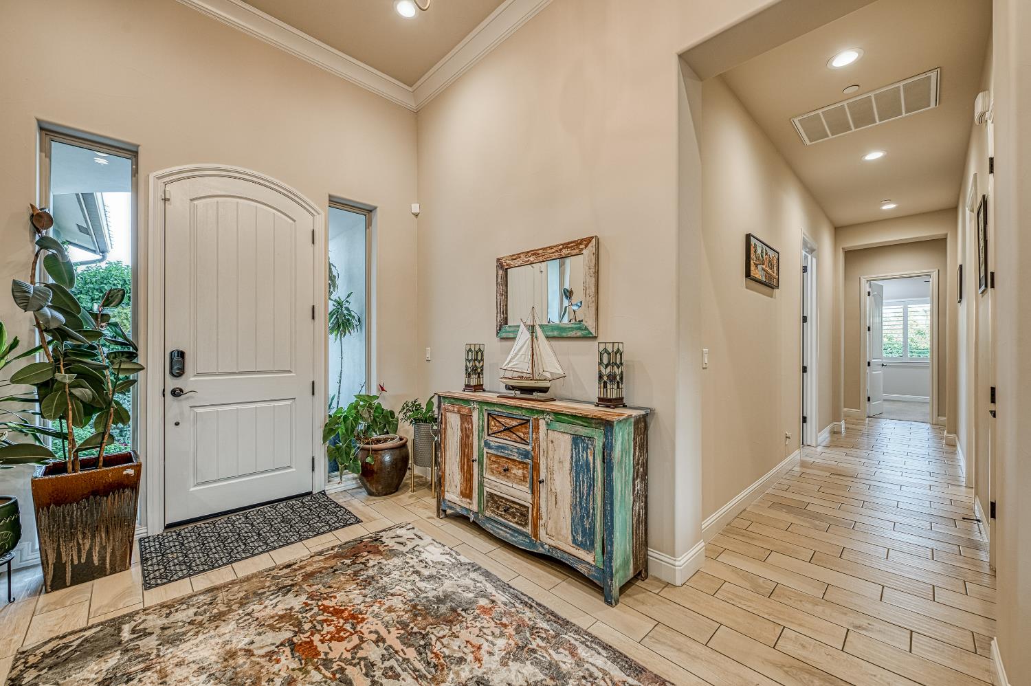 11853 N Ridgeway Dr, Fresno, CA 93730